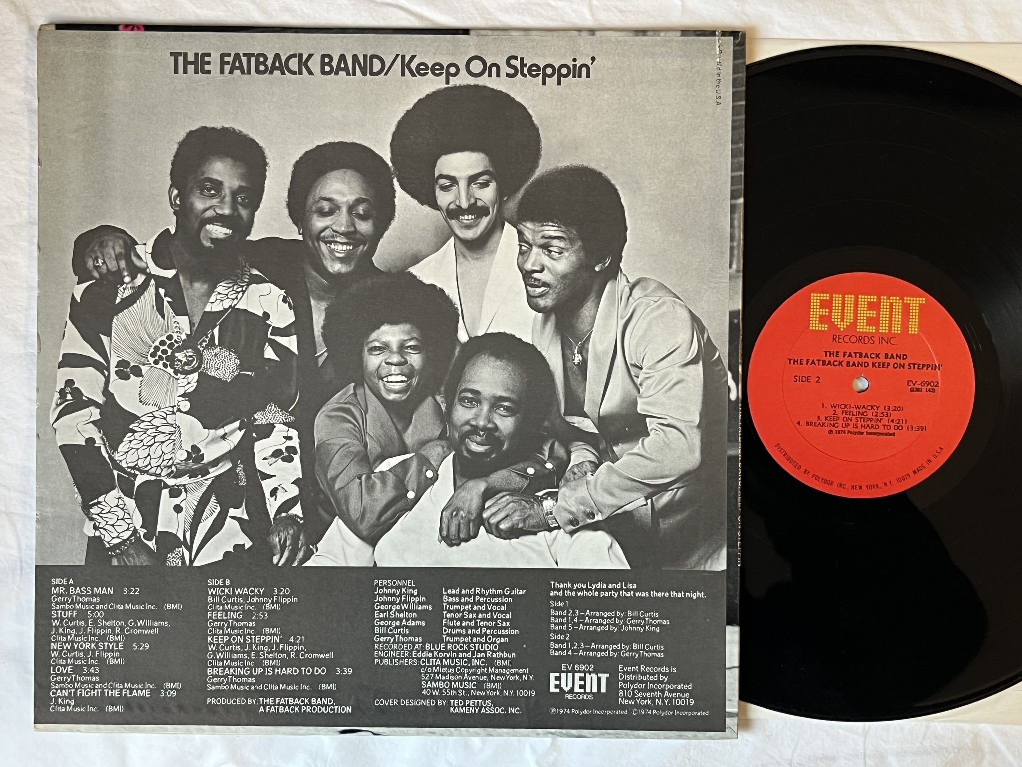 Omslagsbild för skivan THE FATBACK BAND keep on steppin LP -74 US POLYDOR EV 6902
