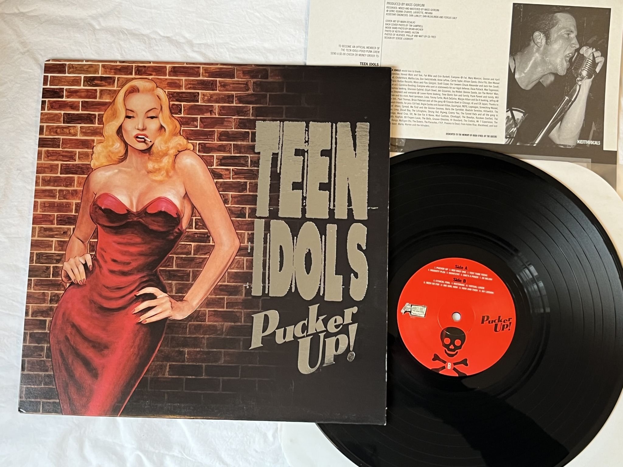 Omslagsbild för skivan TEEN IDOLS pucker up! LP -99 US HONEST DON'S DON 022-1 ** PUNK ROCK **
