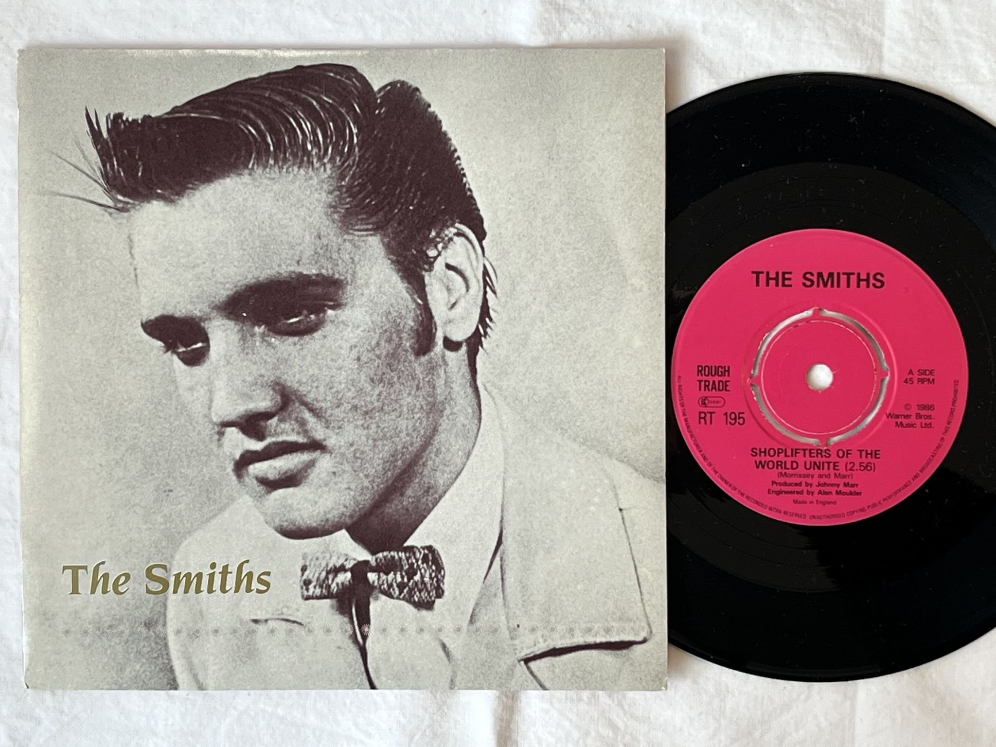 Omslagsbild för skivan THE SMITHS Shoplifters Of The World Unite 7" -87 UK ROUGH TRADE RT 195
