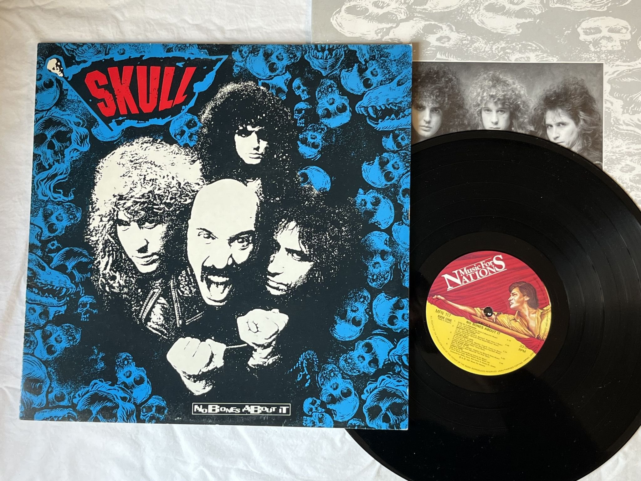 Omslagsbild för skivan SKULL no bones about it LP -91 UK MUSIC FOR NATIONS MFN 117