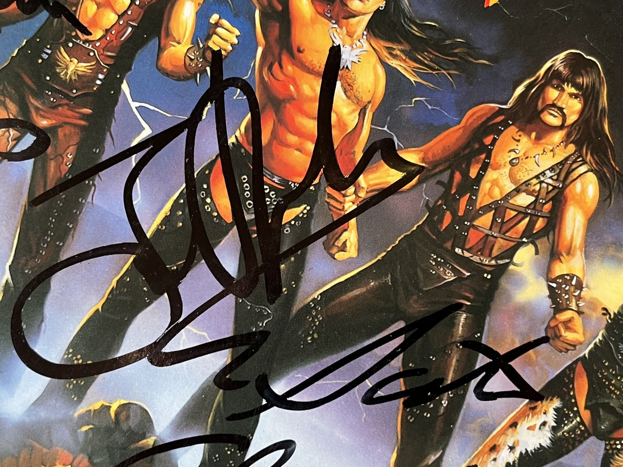 Omslagsbild för skivan MANOWAR fighting the world LP -87 ATCO 790 563-1 *** FULLY SIGNED ***