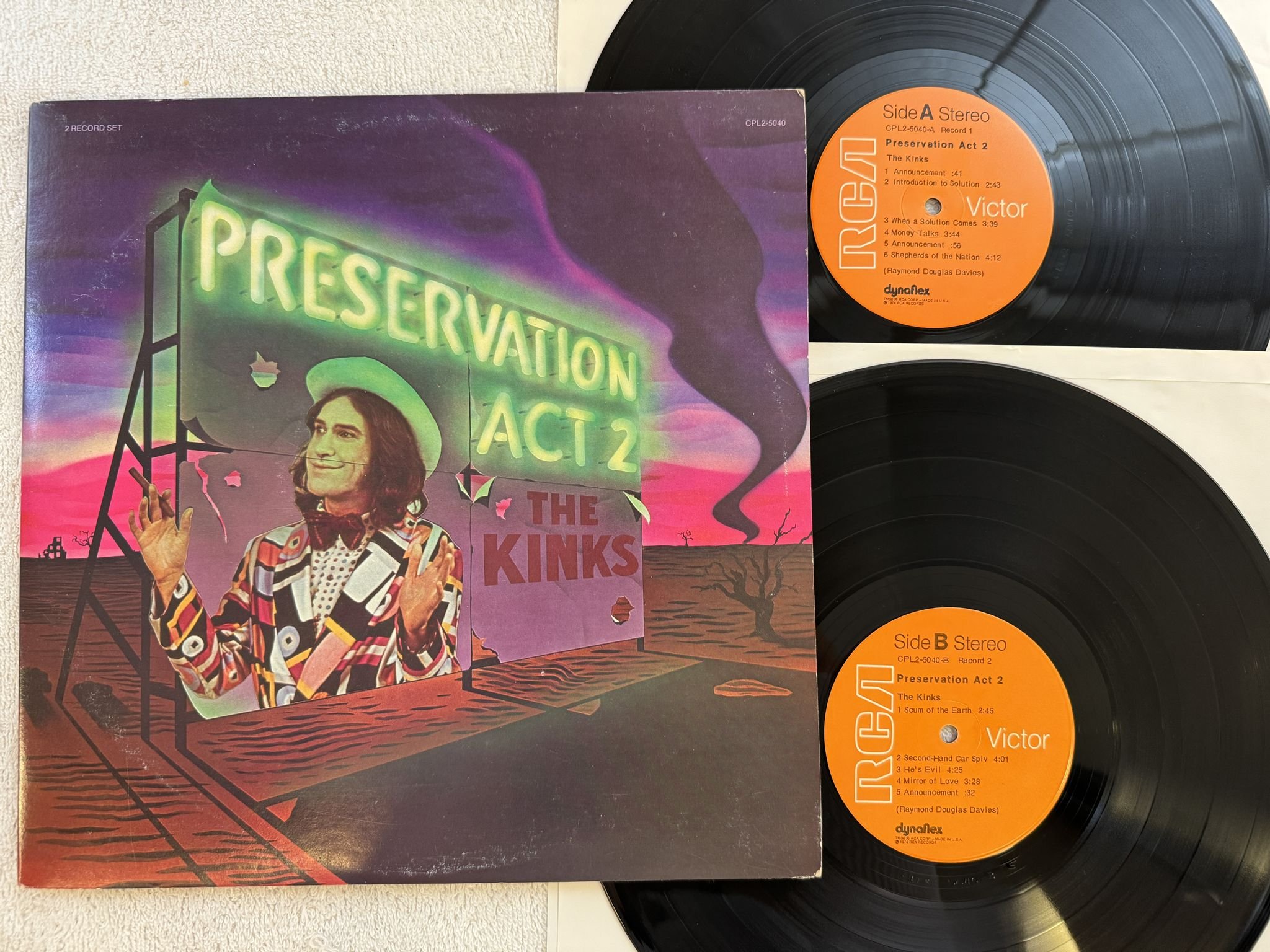 Omslagsbild för skivan THE KINKS preservation act 2 2xLP -74 US RCA COL2-5040