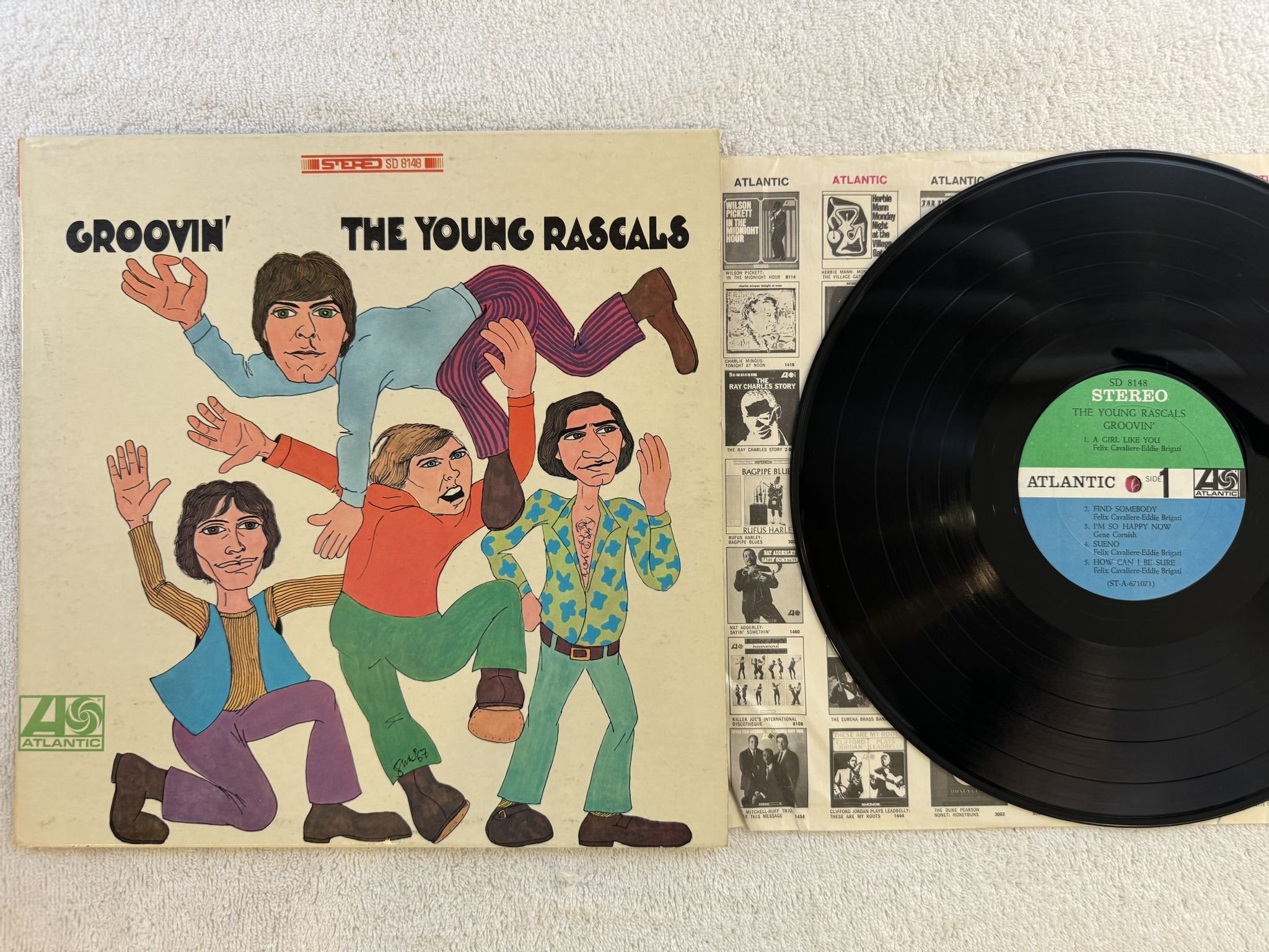 Omslagsbild för skivan THE YOUNG RASCALS groovin LP -67 US ATLANTIC SD 8148 *** BLUE BACK ***