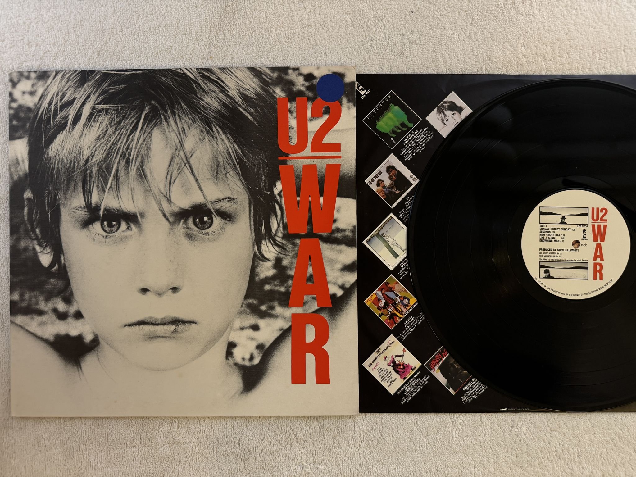 Omslagsbild för skivan U2 war LP -83 ncb ISLAND ILPS 9733