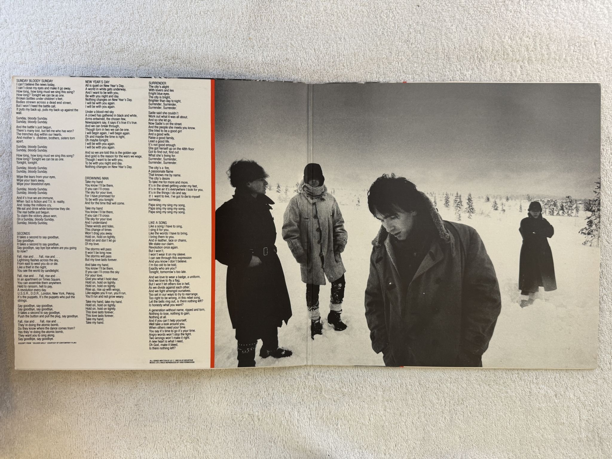 Omslagsbild för skivan U2 war LP -83 ncb ISLAND ILPS 9733