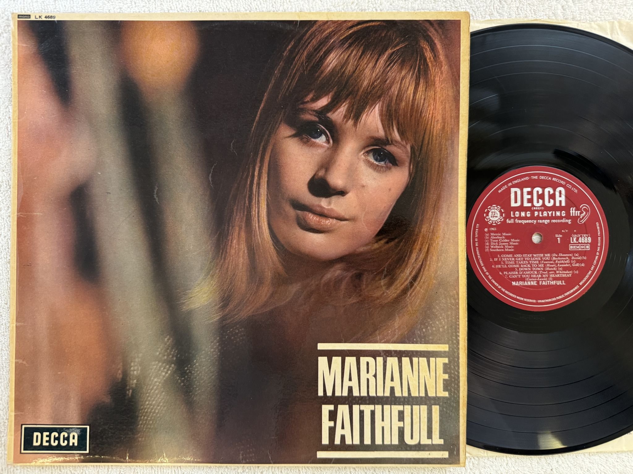 Omslagsbild för skivan MARIANNE FAITHFUL s/t LP -65 UK mono DECCA LK 4689