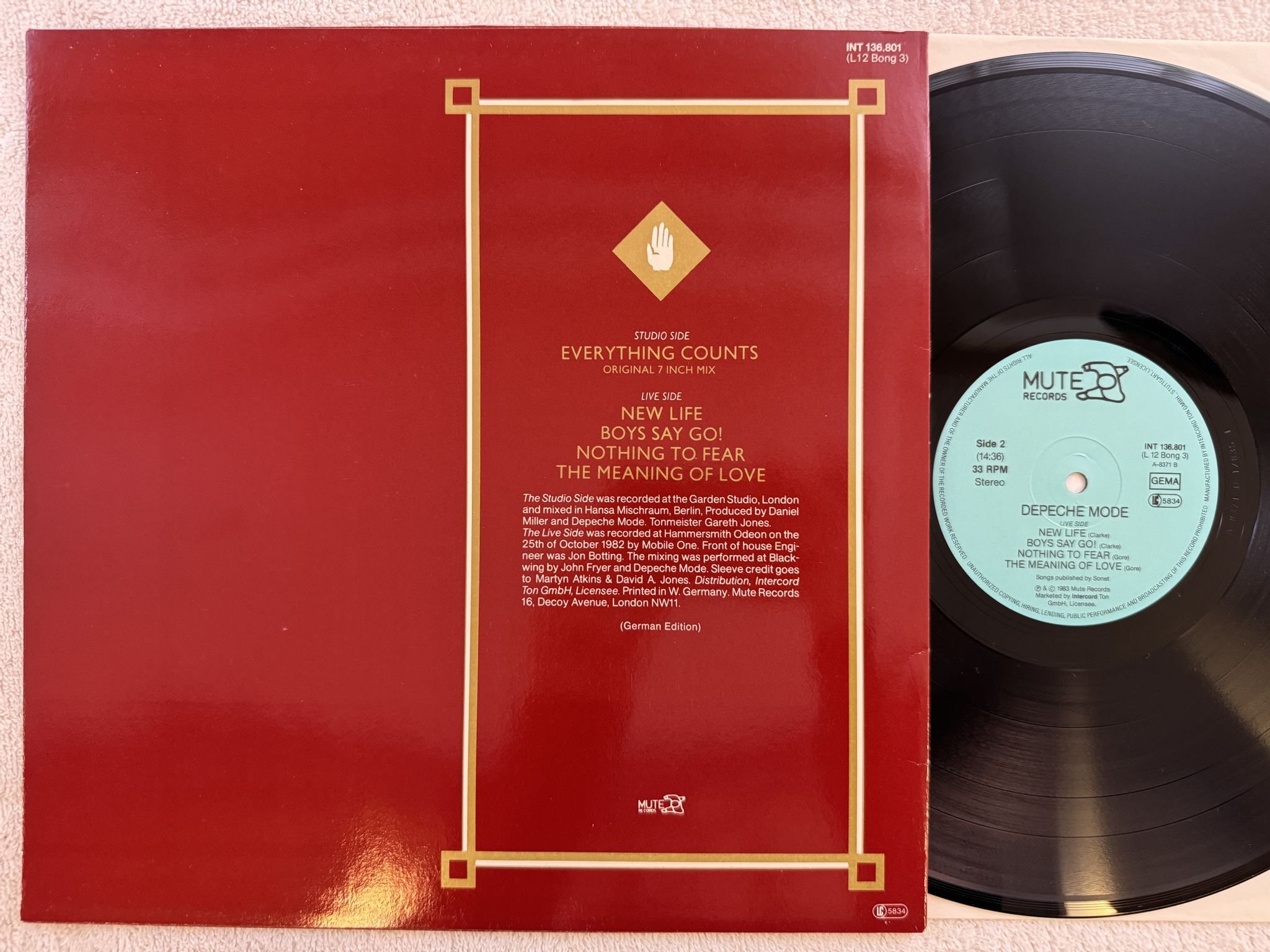 Omslagsbild för skivan DEPECHE MODE Everything Counts And Live Tracks 12" -83 Ger MUTE INT 136.801