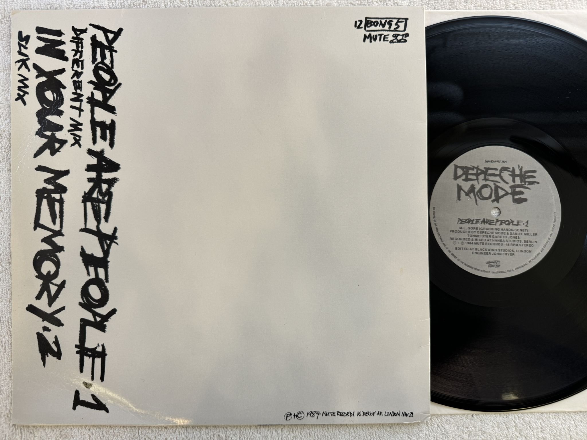 Omslagsbild för skivan DEPECHE MODE people are people (Different Mix) 12" -84 UK MUTE 12 BONG 5