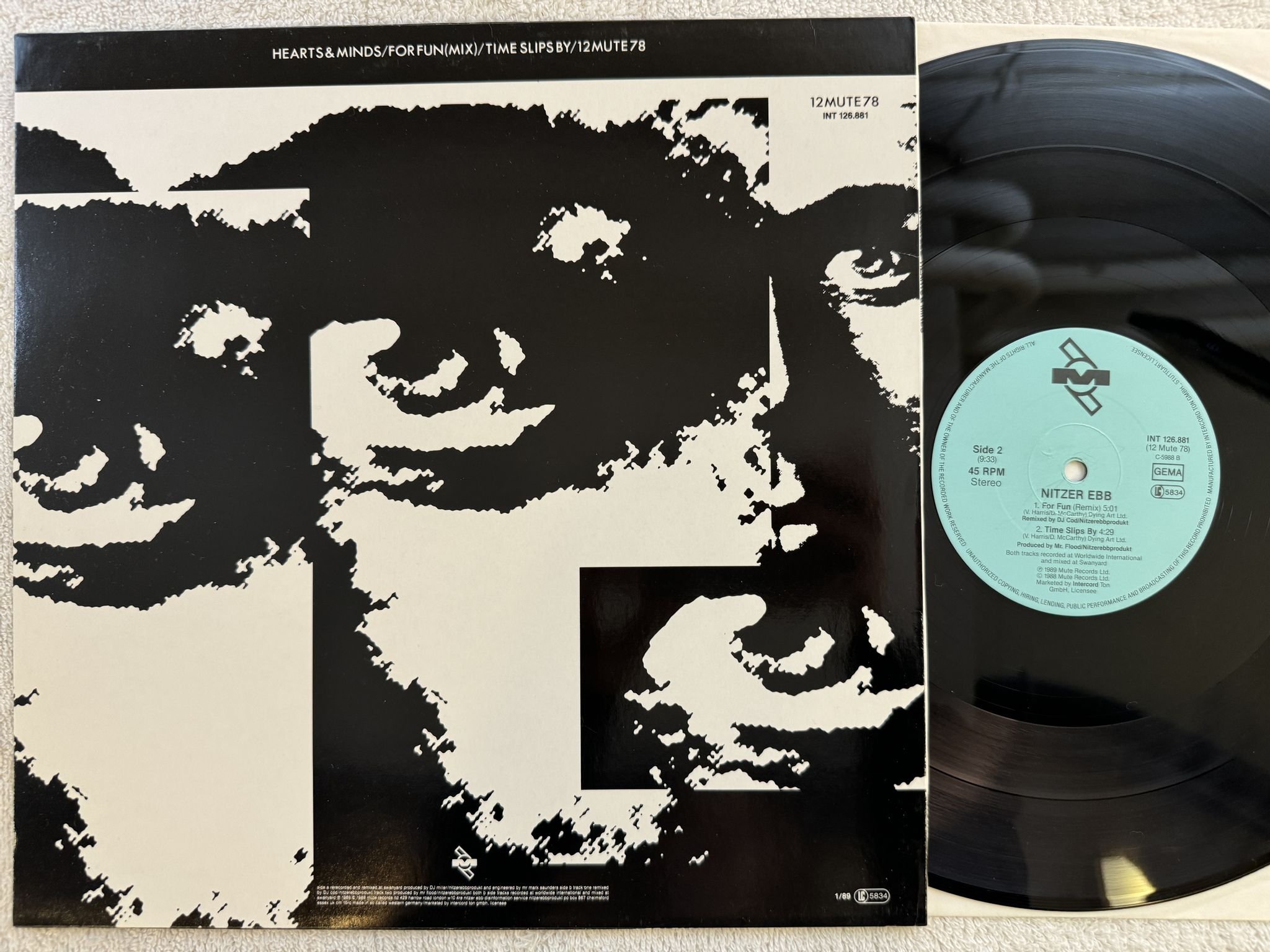 Omslagsbild för skivan NITZER EBB hearts & minds 12" -89 Ger MUTE 126881