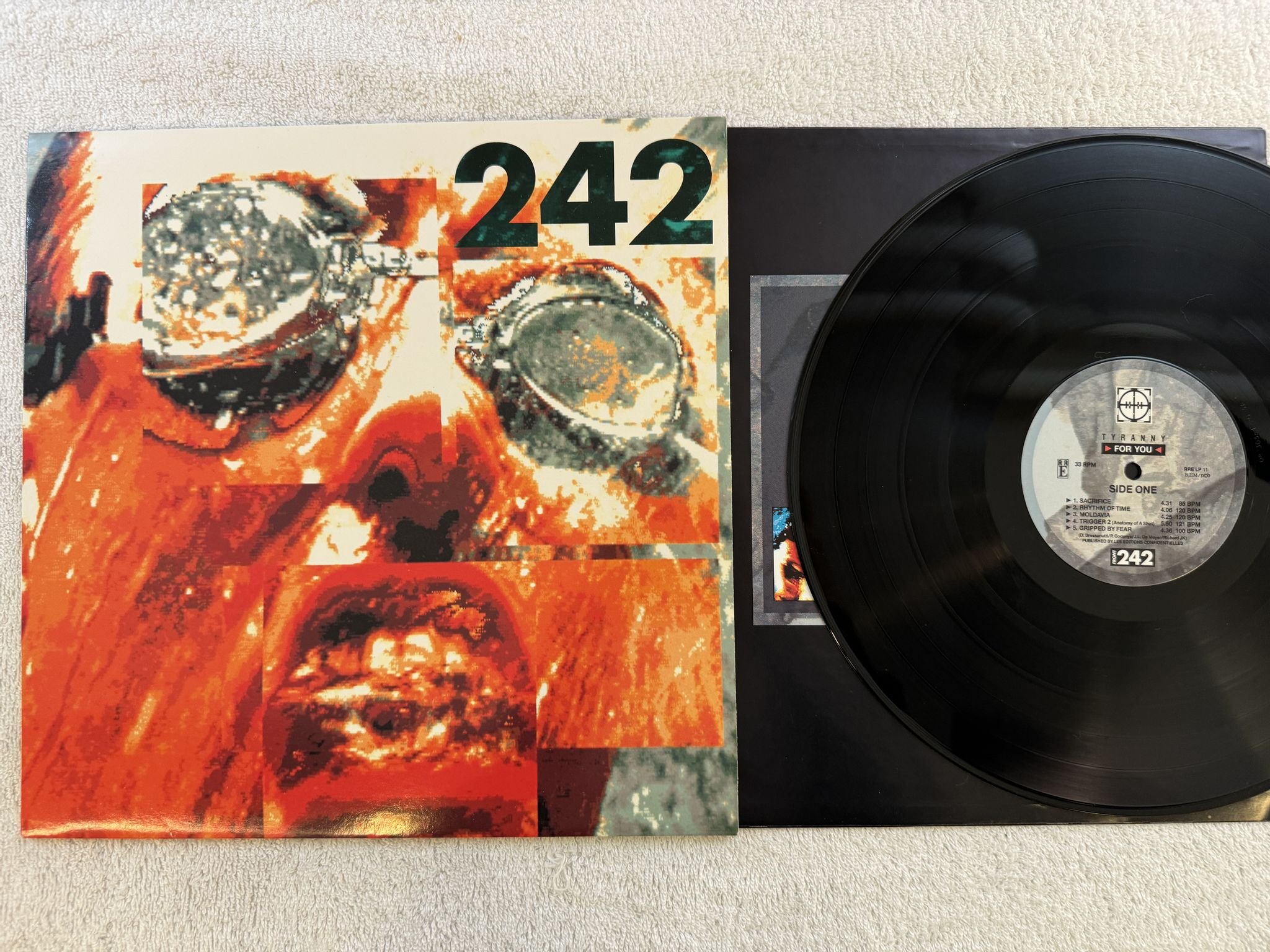 Omslagsbild för skivan FRONT 242 Tyranny >For You< LP -91 ncb RED RHINO RRE LP 11