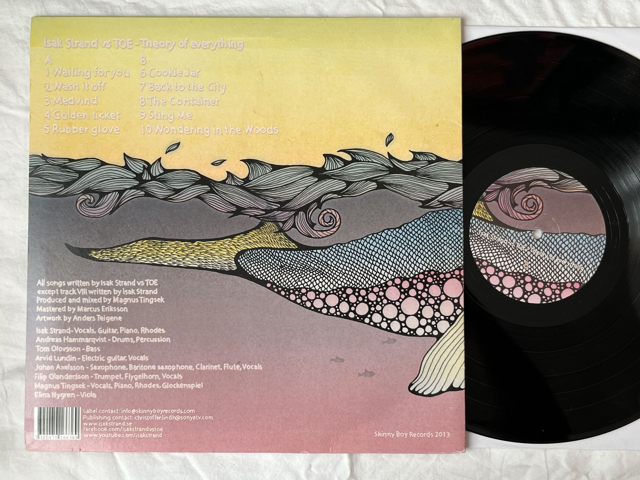 Omslagsbild för skivan ISAK STRAND vs. TOE< theory of everything LP 2013.SKINNY BOY ** SIGNED **