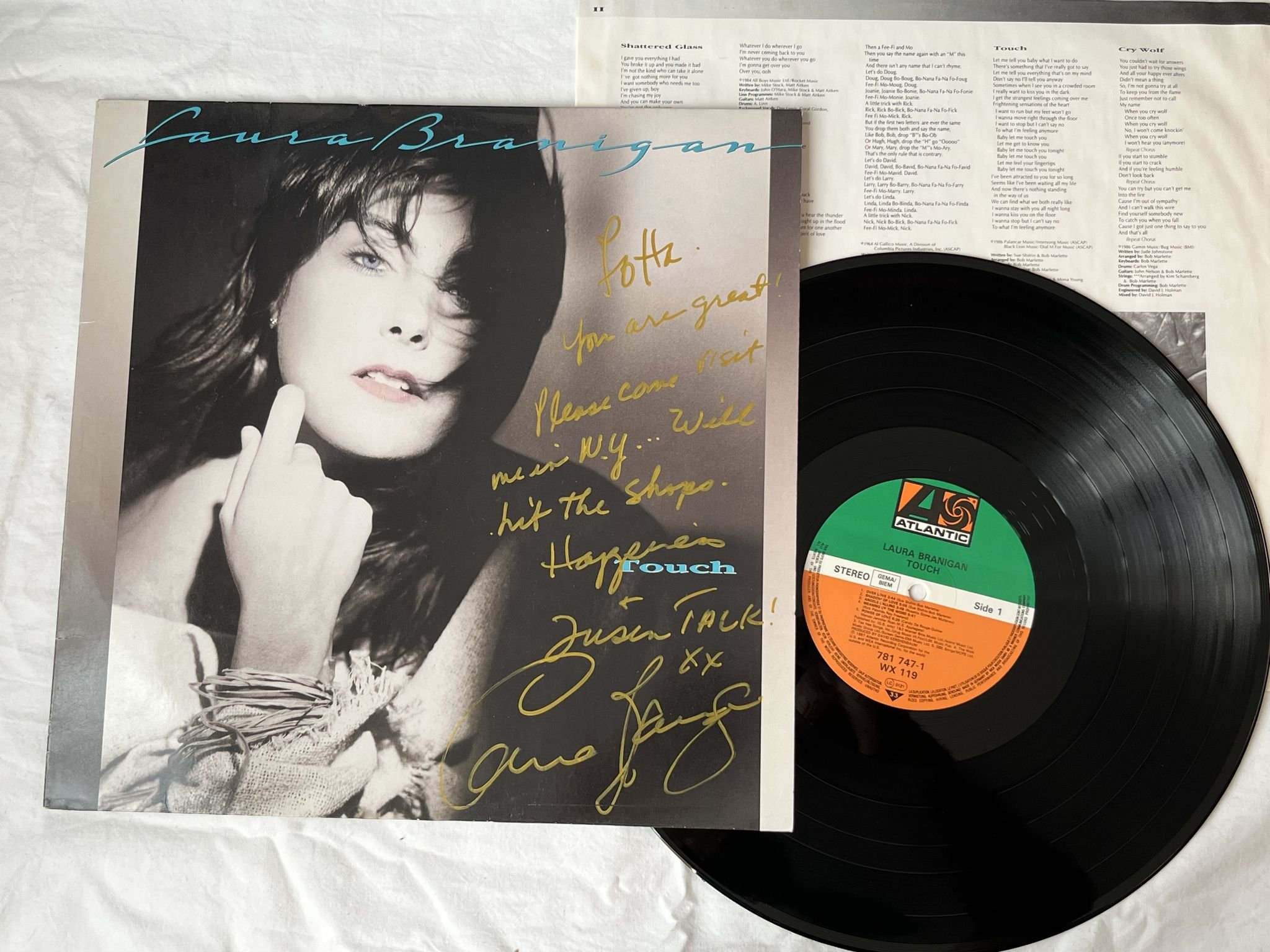 Omslagsbild för skivan LAURA BRANIGAN touch LP -87 Ger ATLANTIC 781747-1 *** SIGNED ***