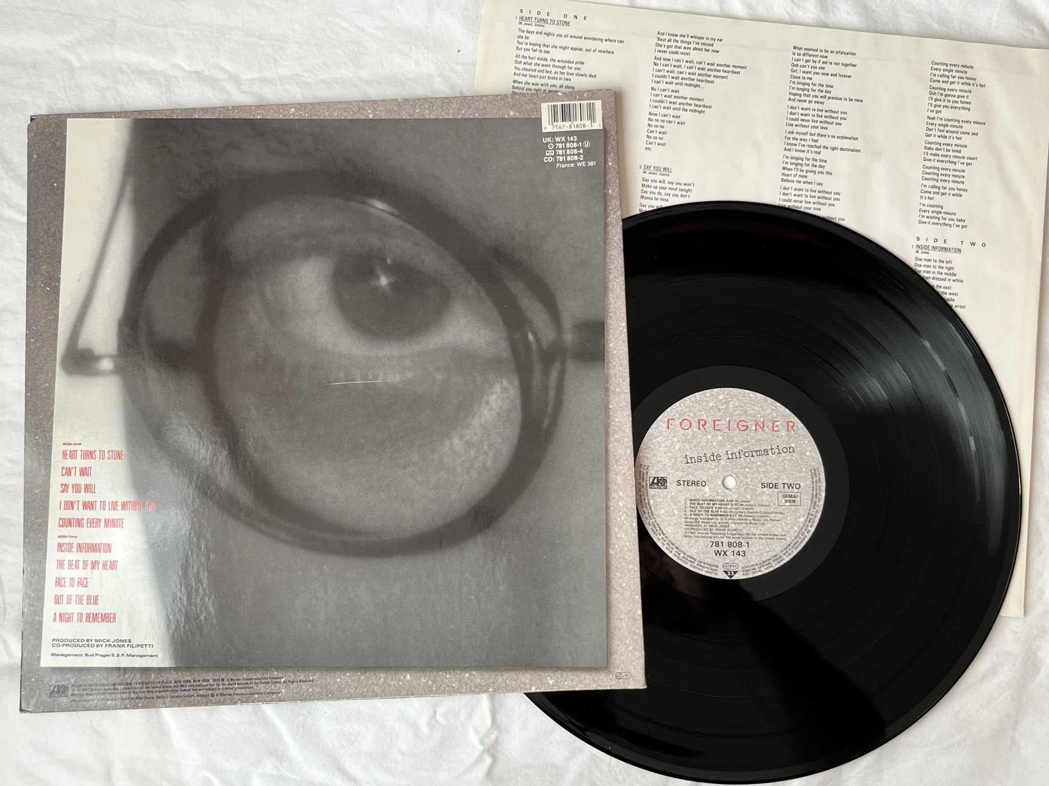 Omslagsbild för skivan FOREIGNER inside information LP -87 Ger ATLANTIC 781808-1 ** SIGNED **