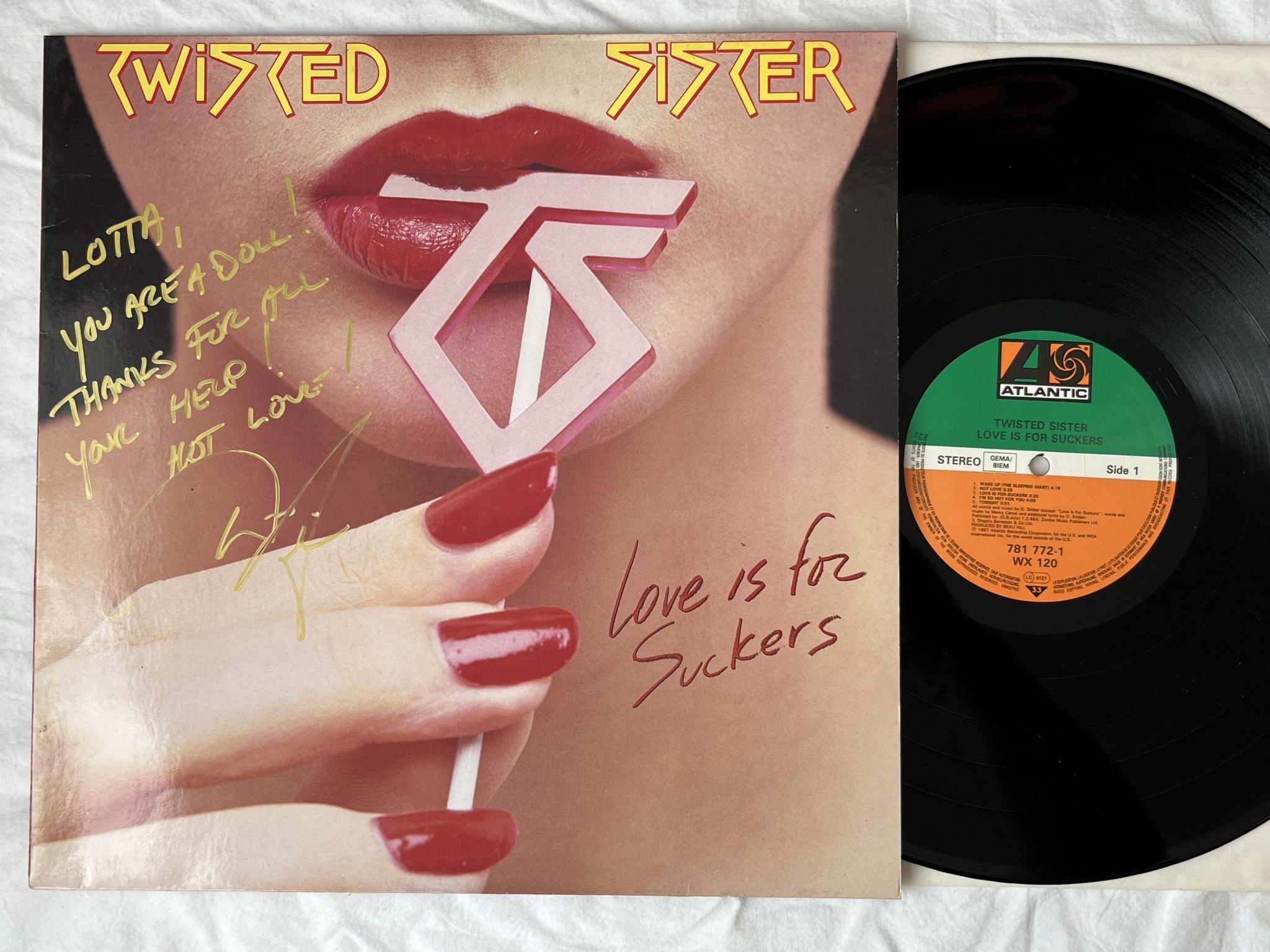 Omslagsbild för skivan TWISTER SISTER love is for suckers LP -87 ATLANTIC 781 772-1 ** SIGNED **