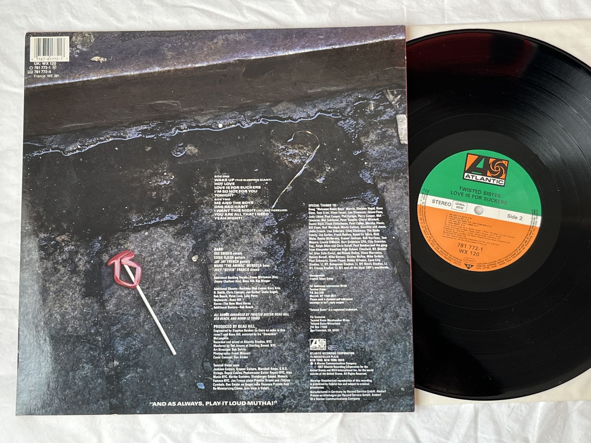 Omslagsbild för skivan TWISTER SISTER love is for suckers LP -87 ATLANTIC 781 772-1 ** SIGNED **