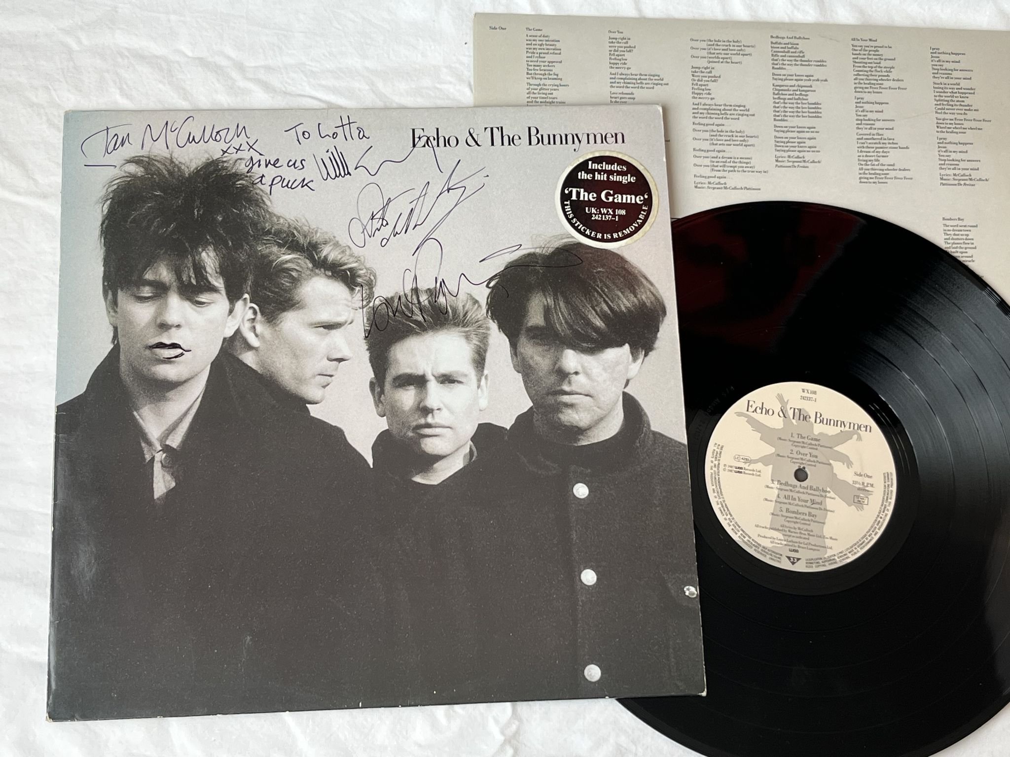 Omslagsbild för skivan ECHO AND THE BUNNYMEN s/t LP -87 WEA 242137-1 **** Fully Signed ****