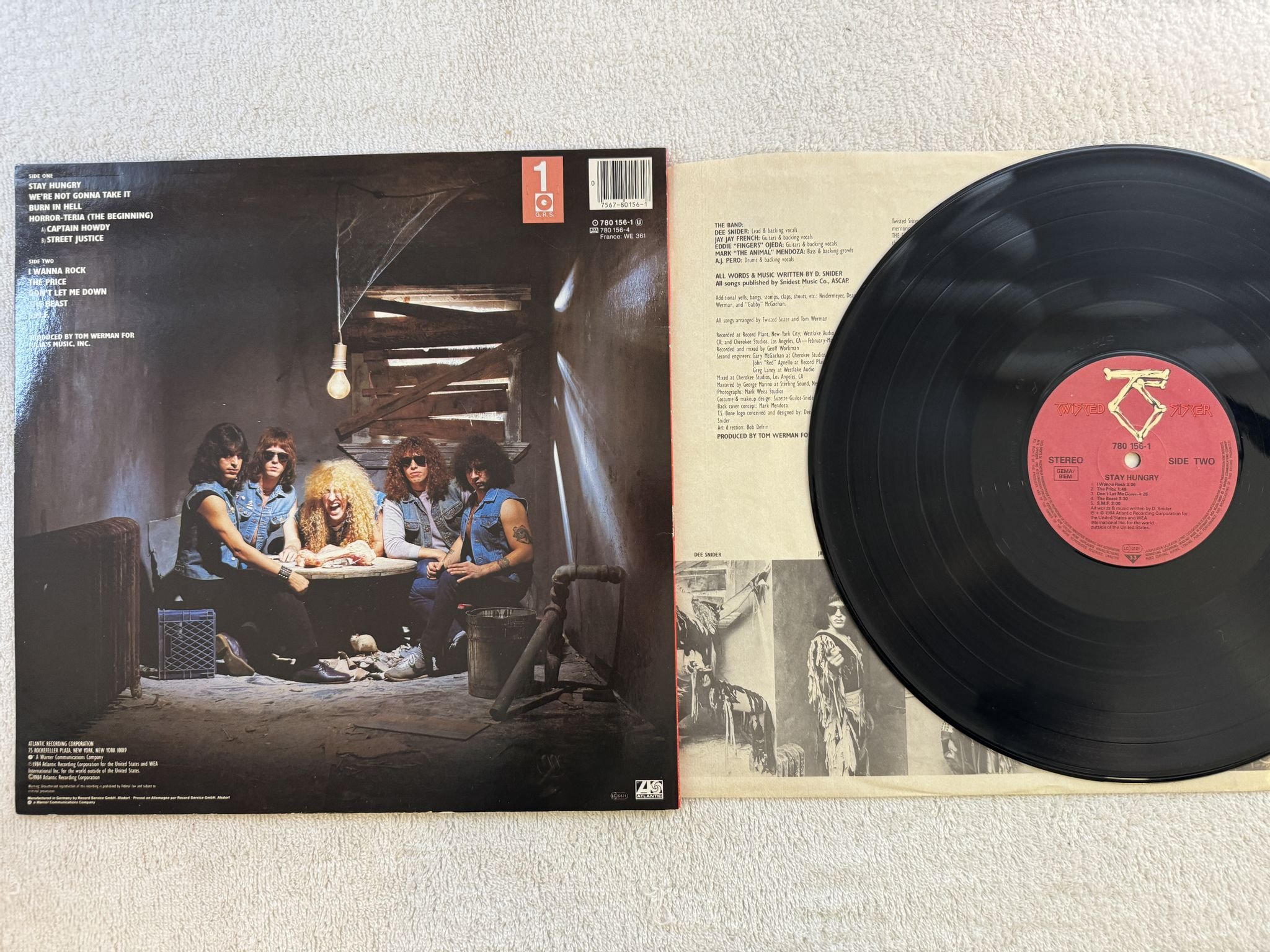 Omslagsbild för skivan TWISTED SISTER stay hungry LP -84 Ger ATLANTIC 780156-1