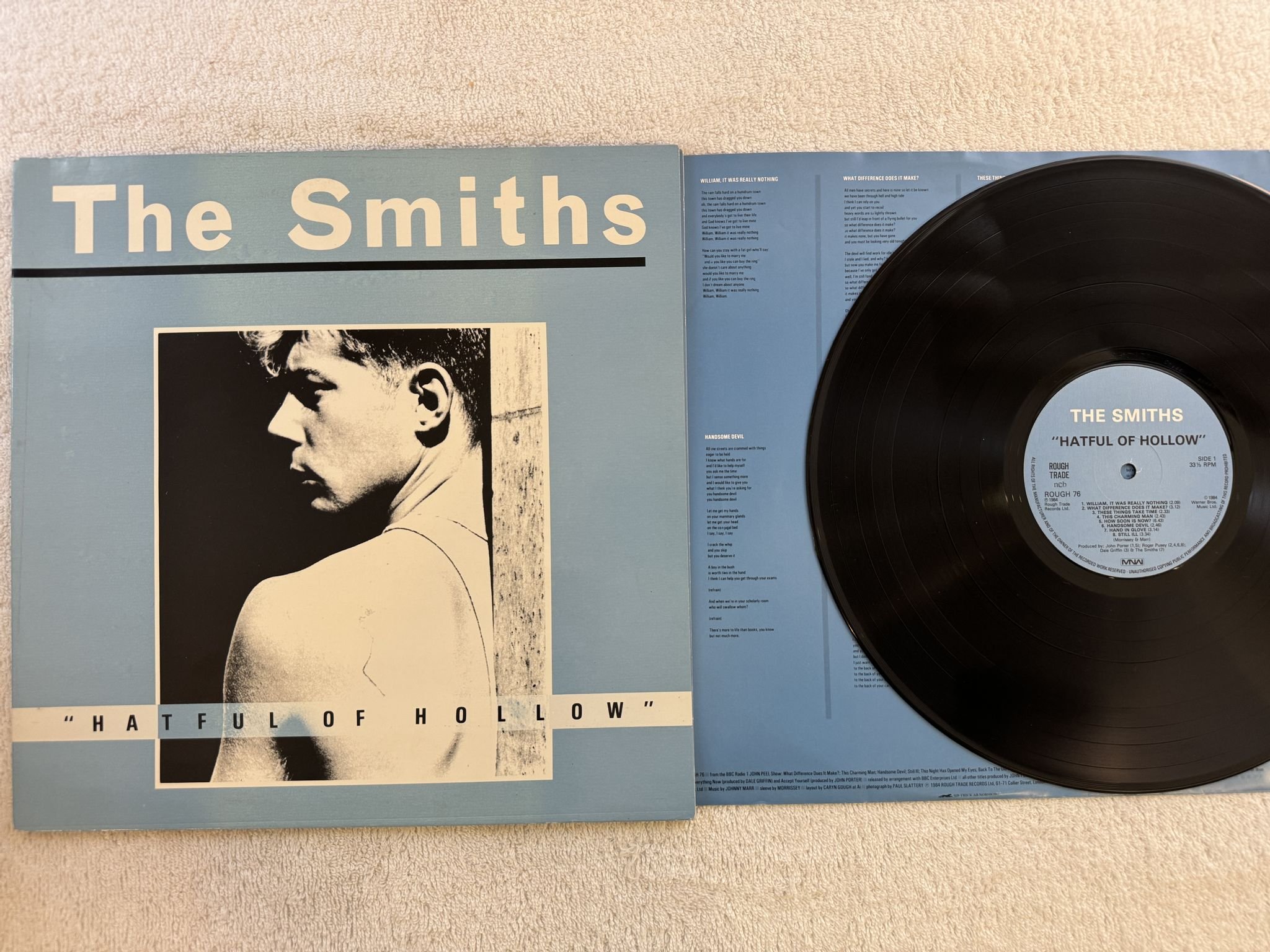 Omslagsbild för skivan THE SMITHS hatful of hollow LP -84 ncb MNW ROUGH 76