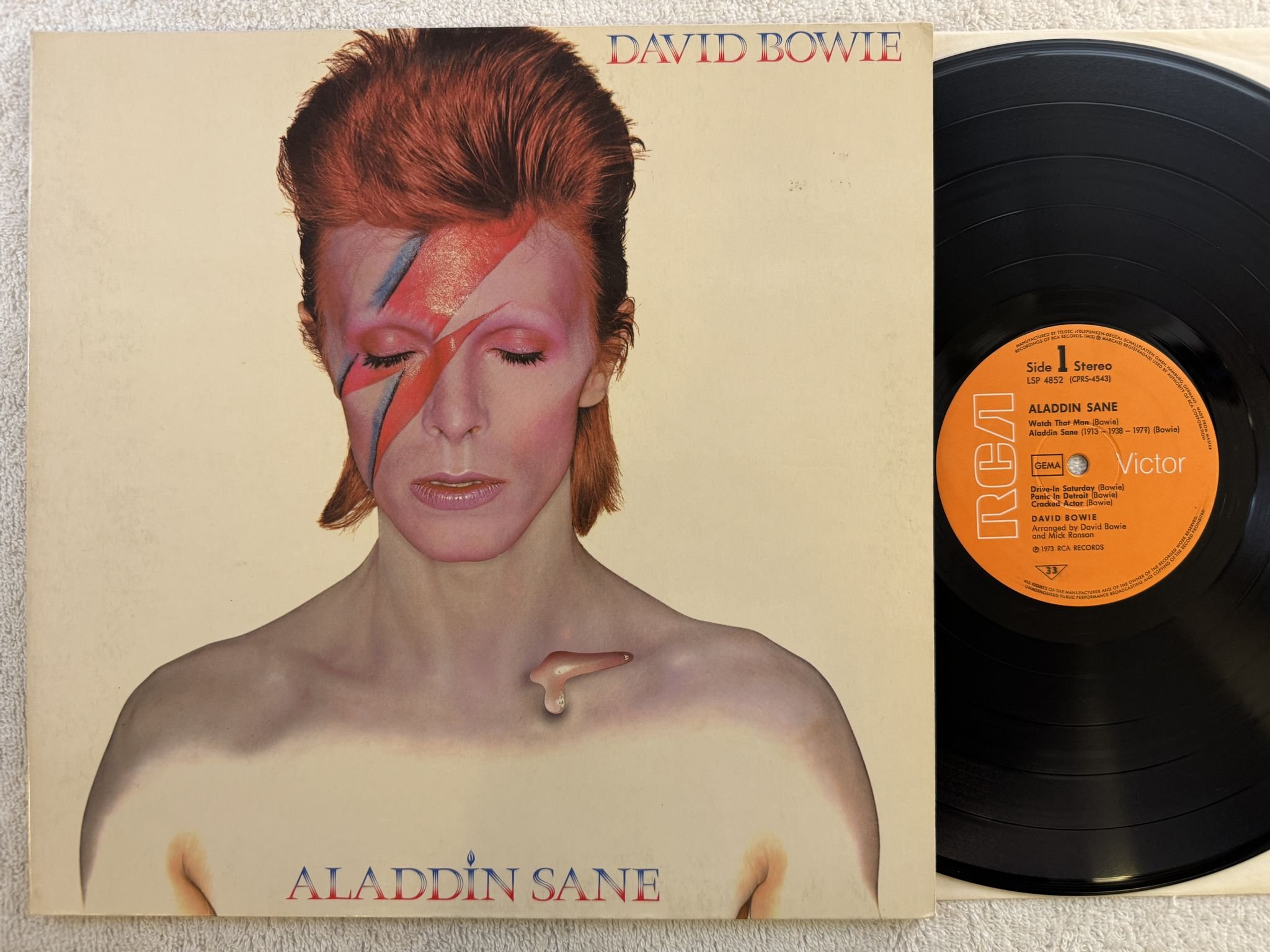 Omslagsbild för skivan DAVID BOWIE aladdin sane LP -73 Ger RCA LSP 4852
