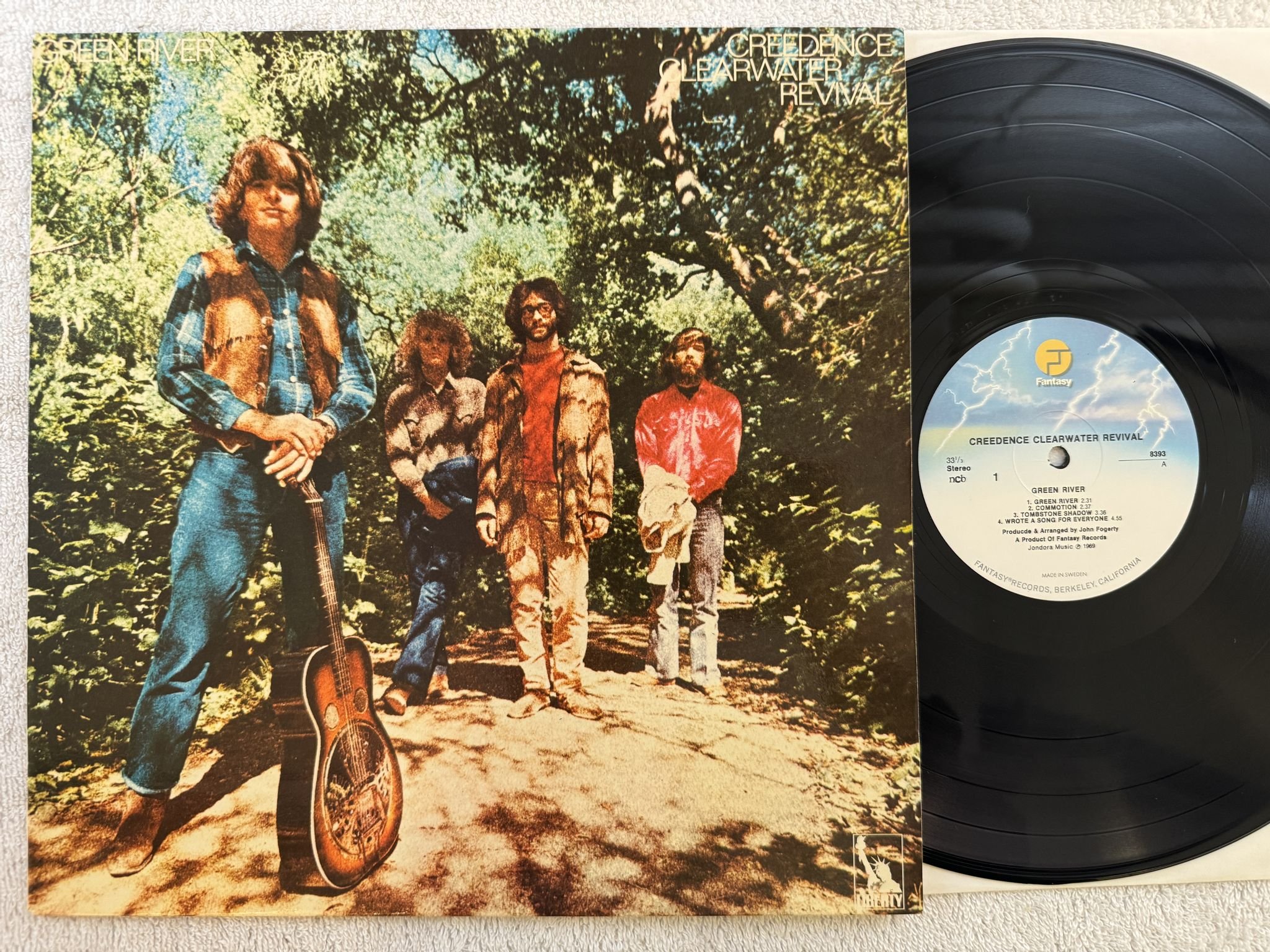 Omslagsbild för skivan CREEDENCE CLEARWATER REVIVAL green river LP re ncb FANTASY 8393
