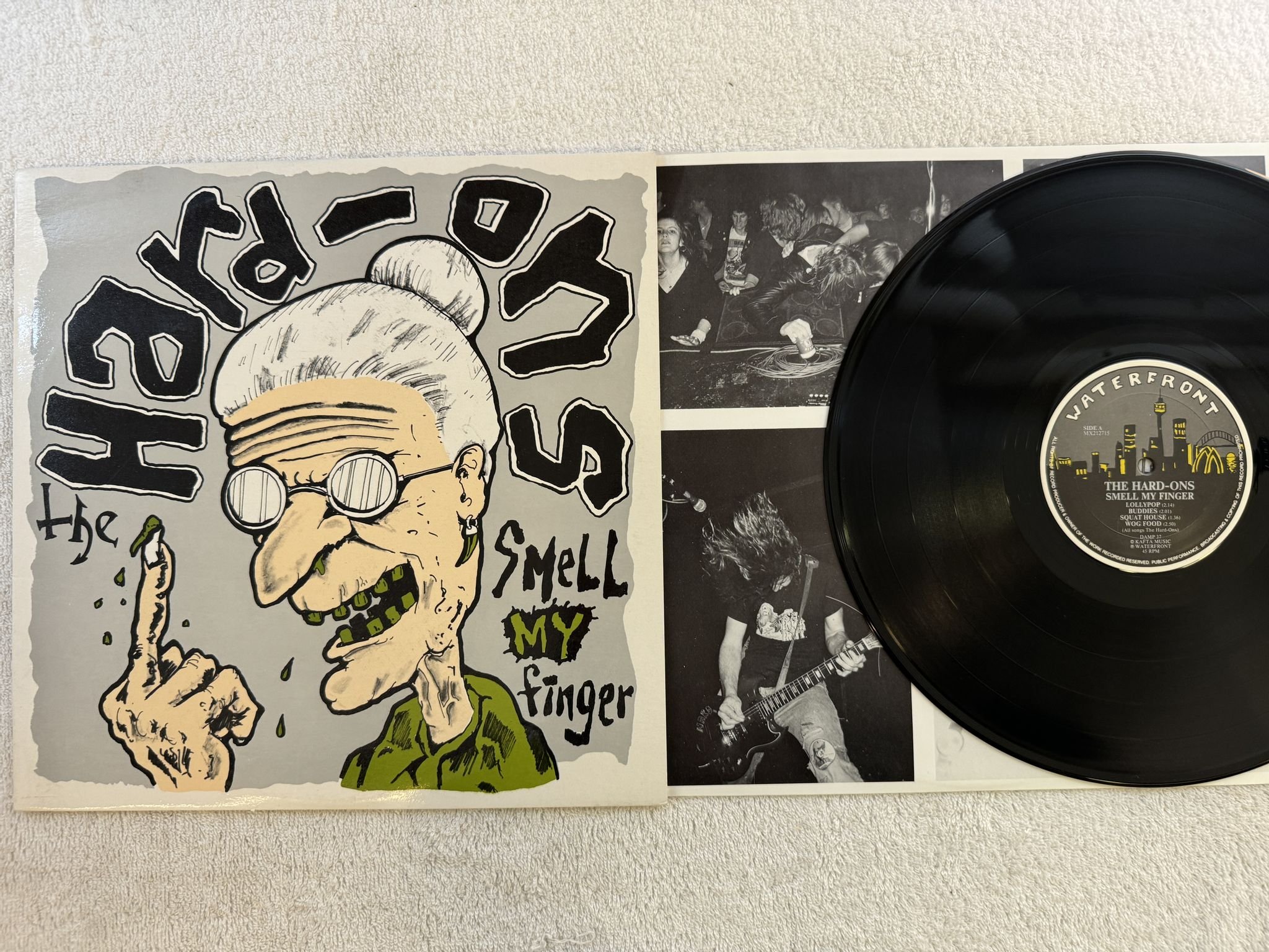 Omslagsbild för skivan THE HARD-ONS smell my finger LP -86 Australia WATERFRONT DAMP 37
