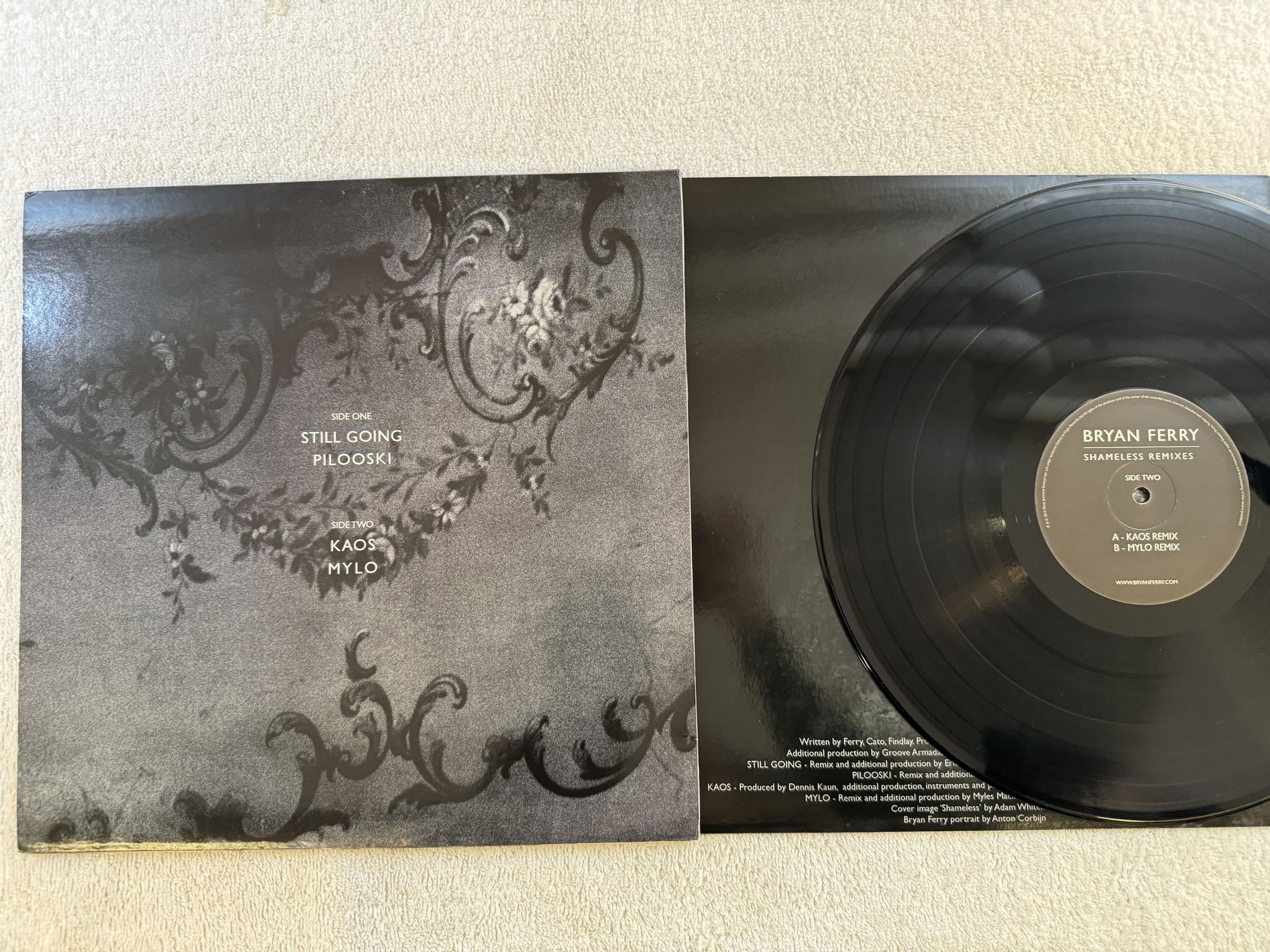 Omslagsbild för skivan BRYAN FERRY Shameless Remixes 12" UK 2011 THE VINYL FACTORY *** SIGNED ***