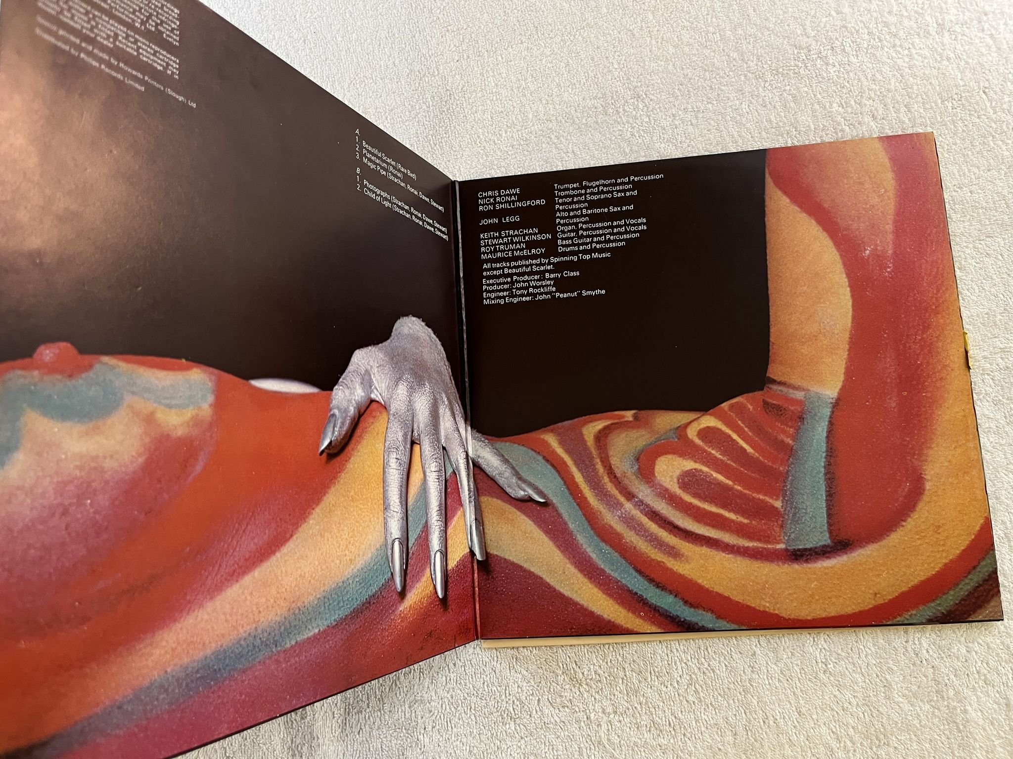 Omslagsbild för skivan SWEGAS child of light LP -71 UK TREND 6480 002 ** PROG ROCK **