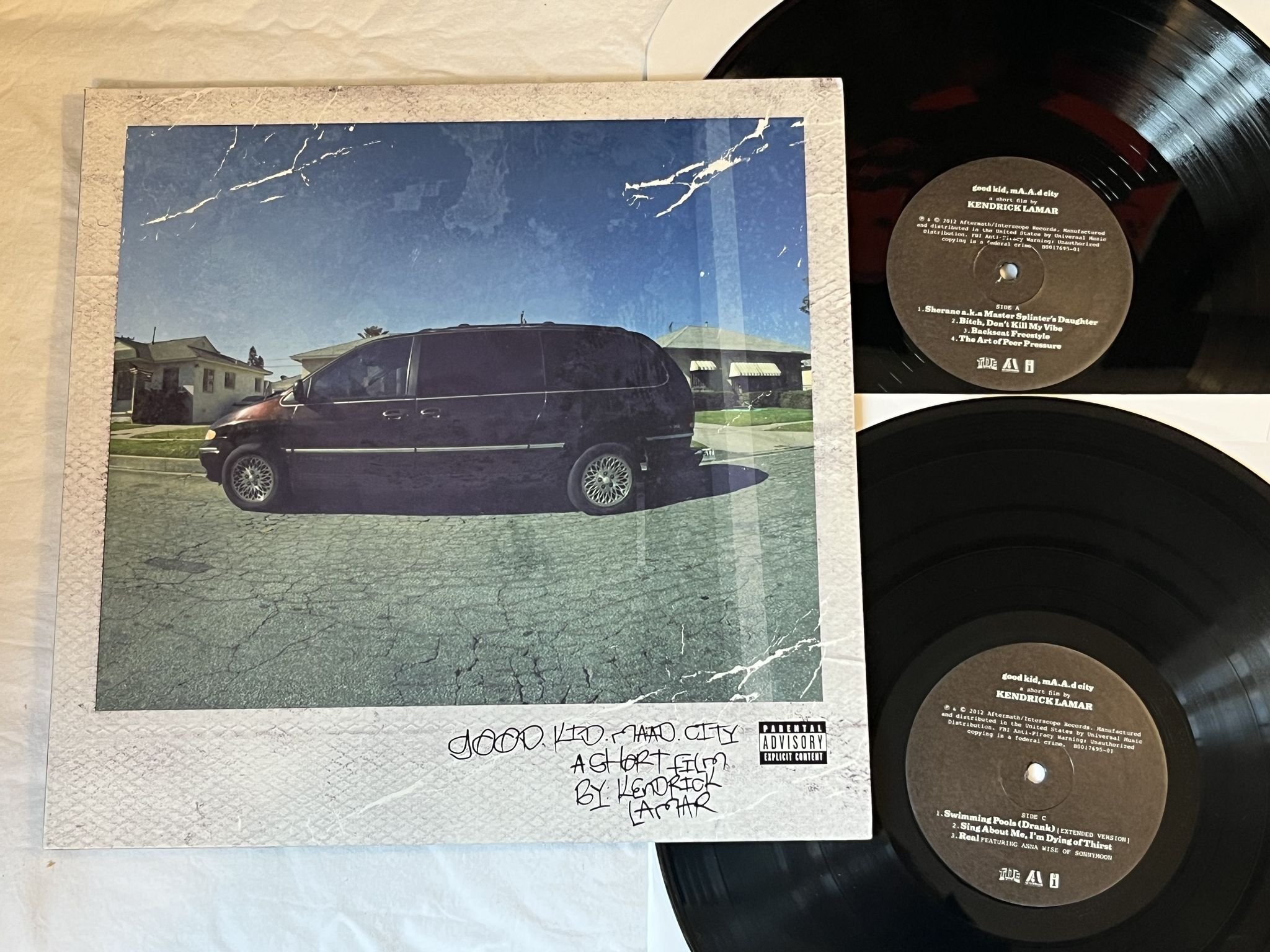Omslagsbild för skivan KENDRICK LAMAR Good Kid, M.A.A.D City 2xLP 2012 US AFTERMATH B0017695-01