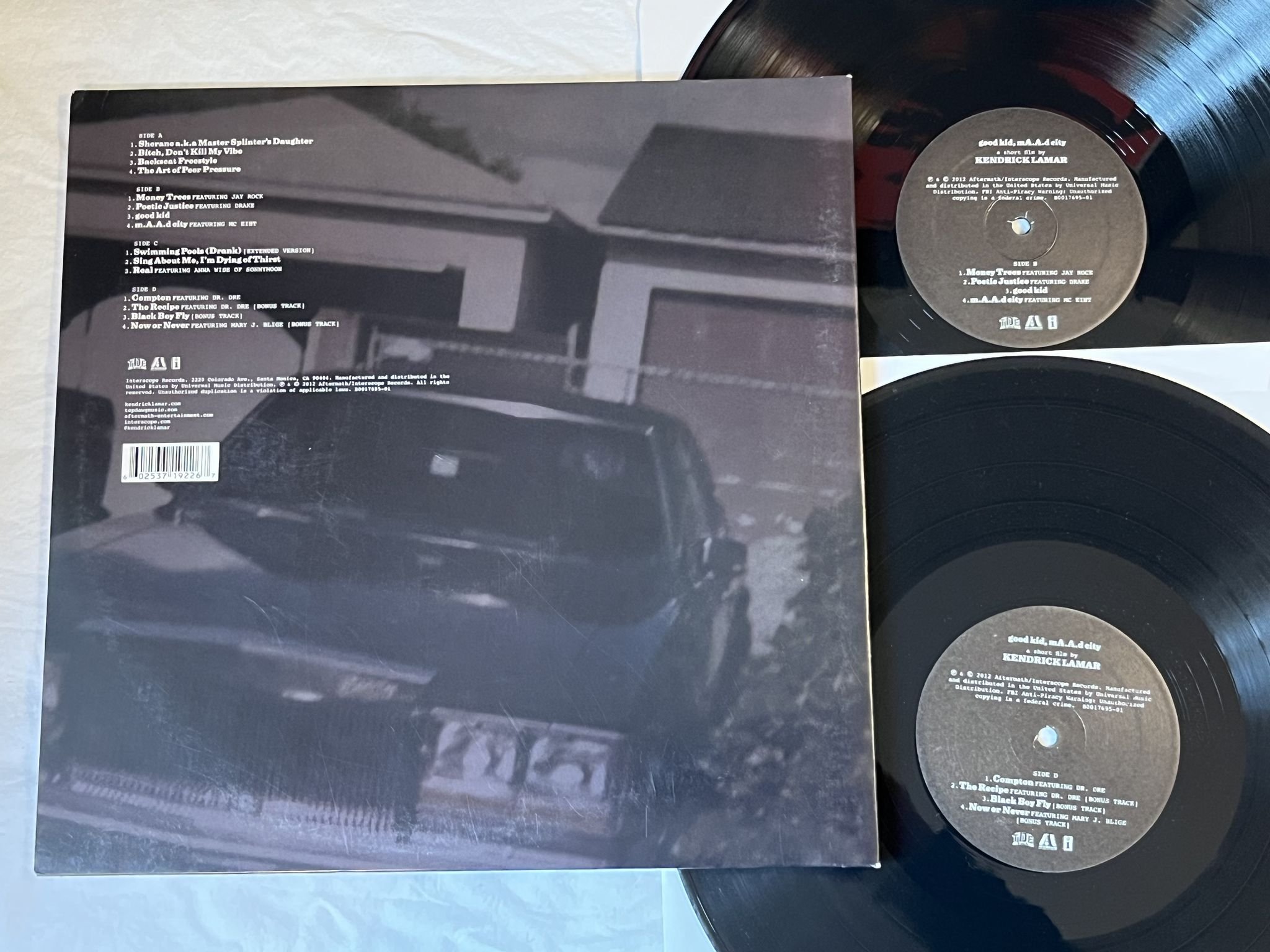 Omslagsbild för skivan KENDRICK LAMAR Good Kid, M.A.A.D City 2xLP 2012 US AFTERMATH B0017695-01