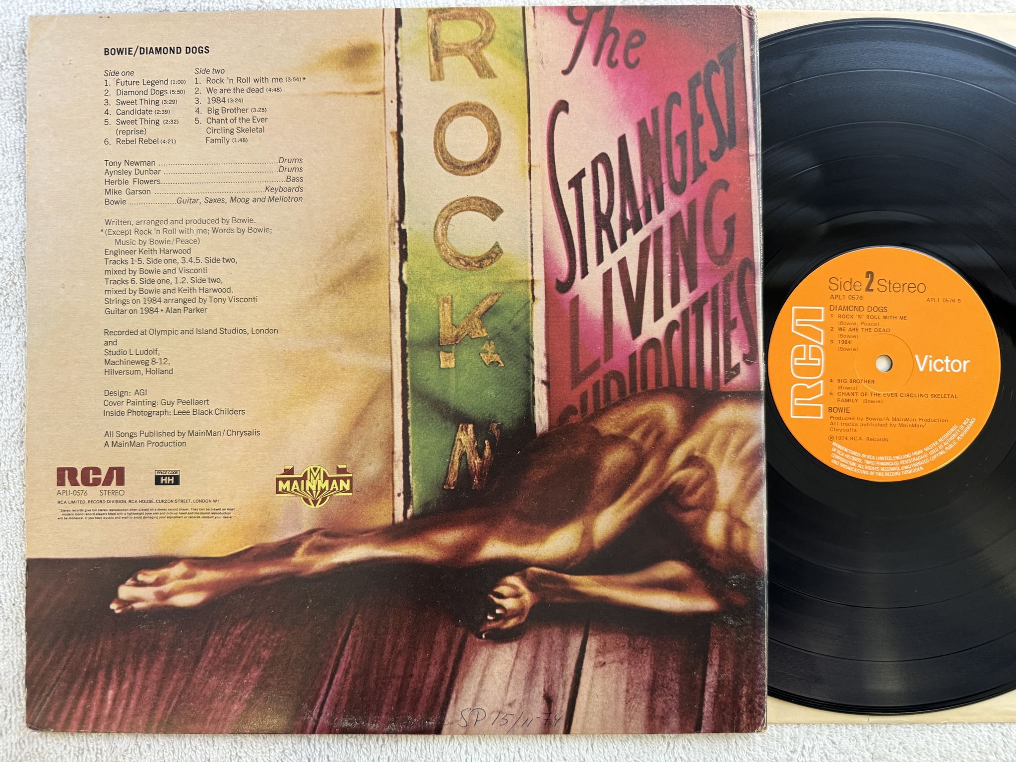 Omslagsbild för skivan DAVID BOWIE diamond dogs LP -74 UK RCA APL1 0576