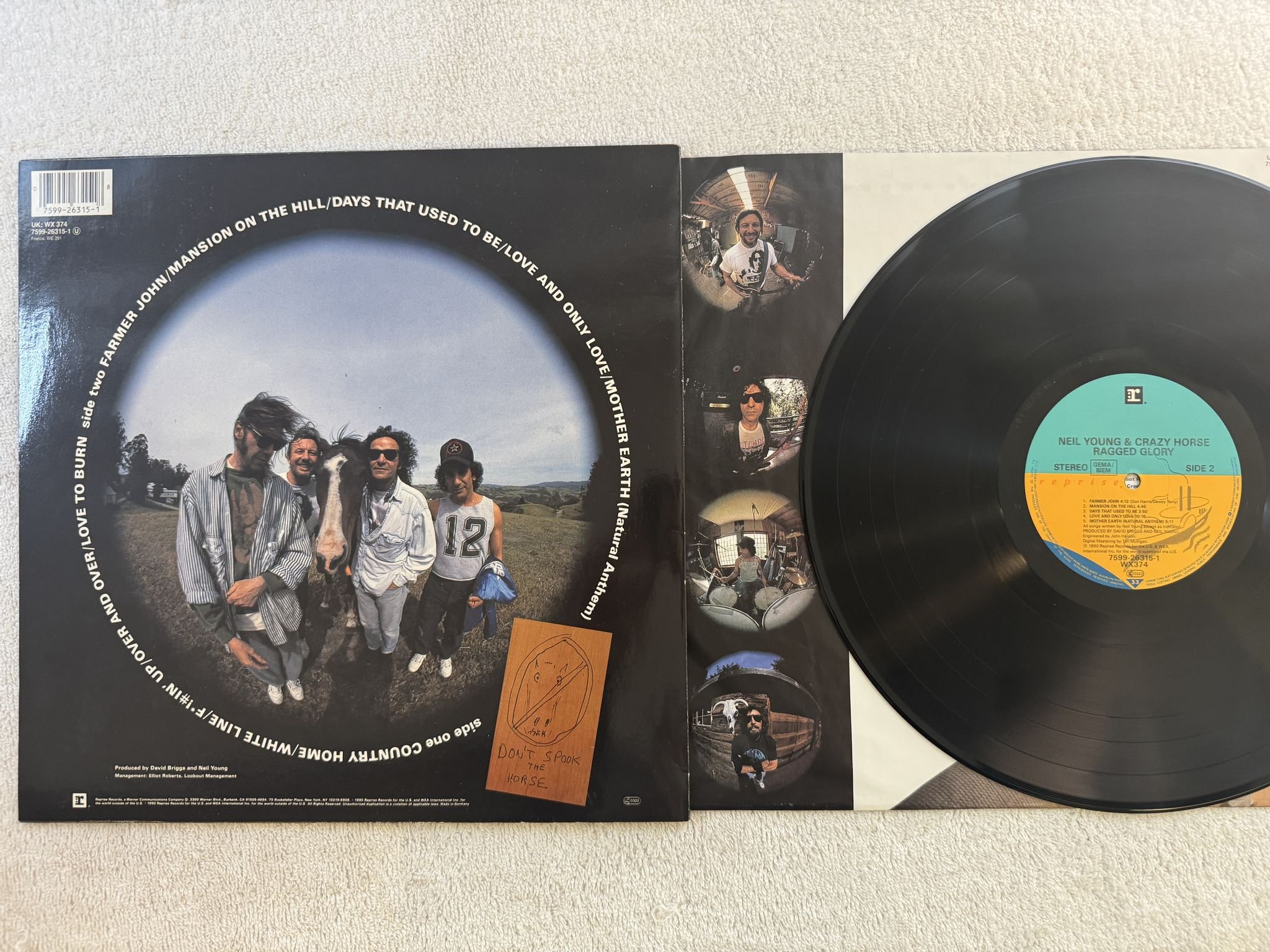 Omslagsbild för skivan NEIL YOUNG & CRAZY HORSE Ragged Glory LP -90 Ger GEFFEN 7599-26315-1