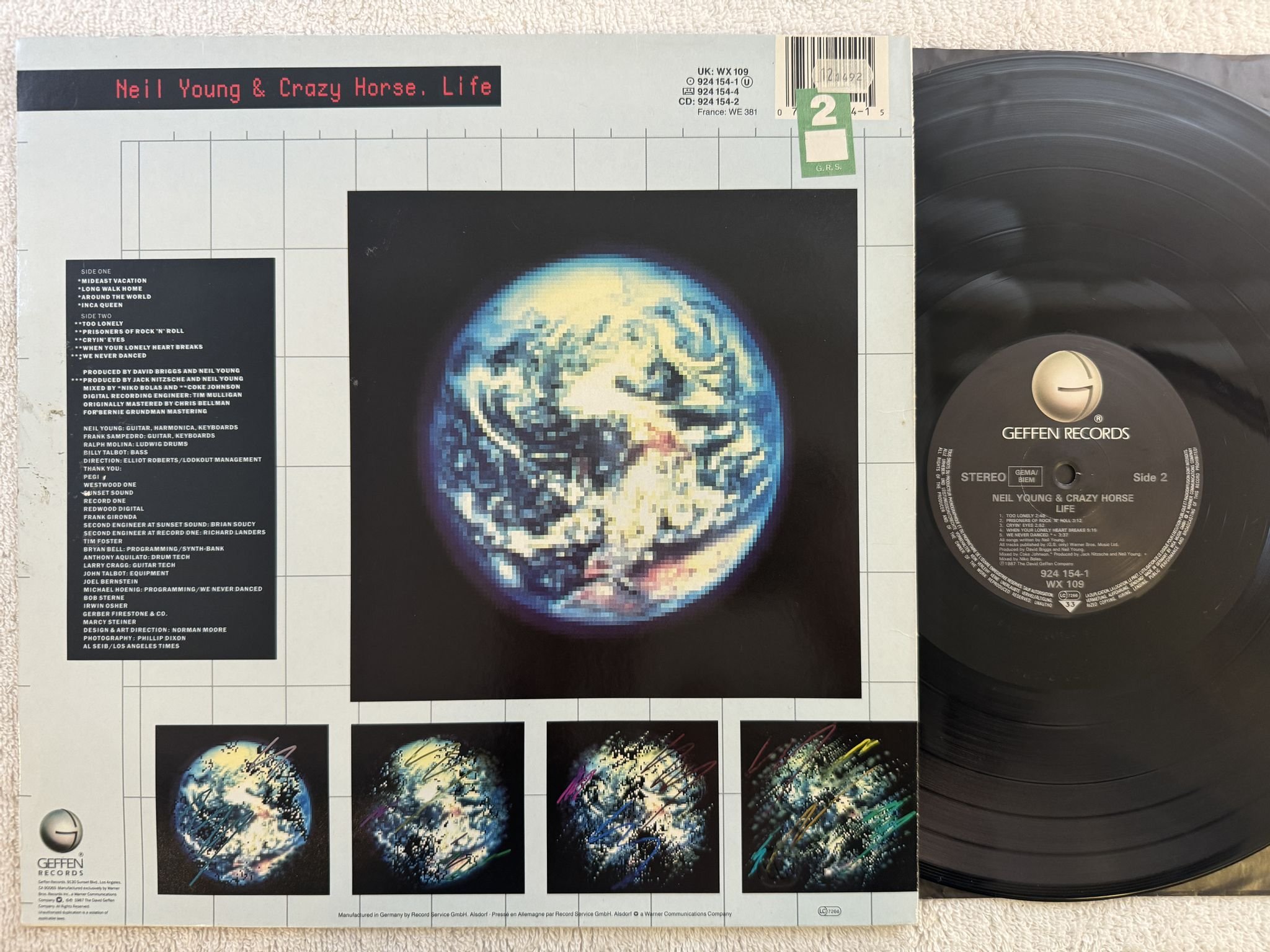 Omslagsbild för skivan NEIL YOUNG & CRAZY HORSE life LP -87 Ger GEFFEN 924154-1
