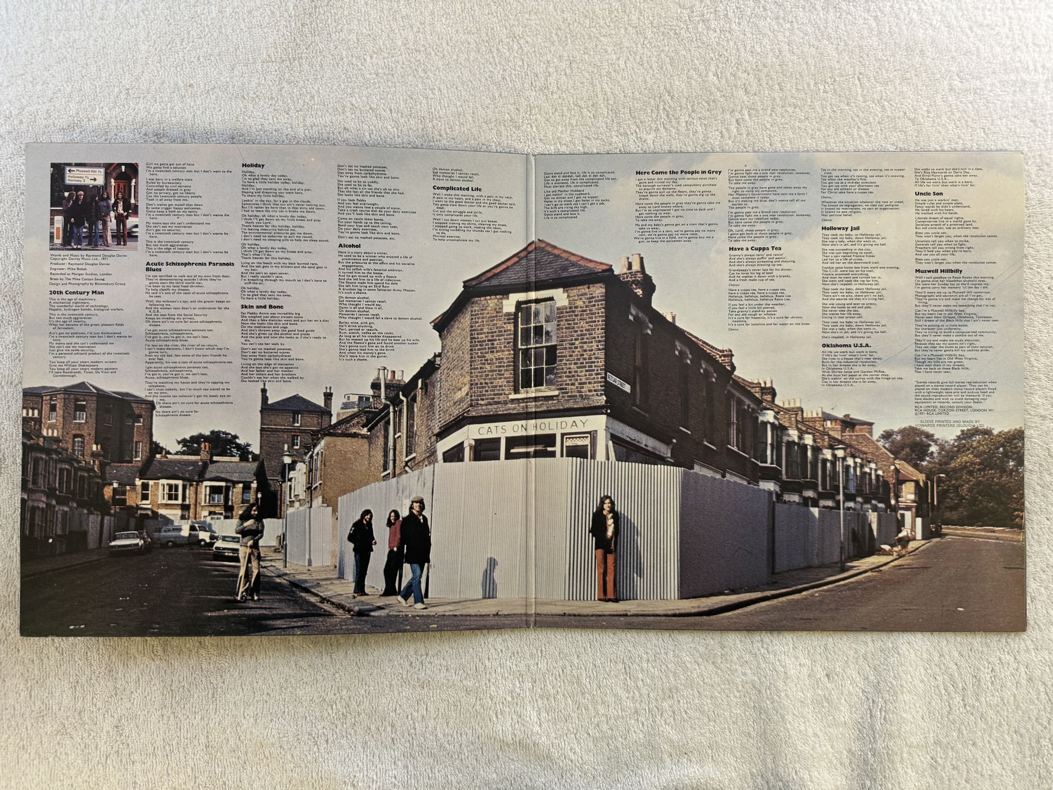 Omslagsbild för skivan THE KINKS mushwell hillbillies LP -71 UK RCA SF 8243