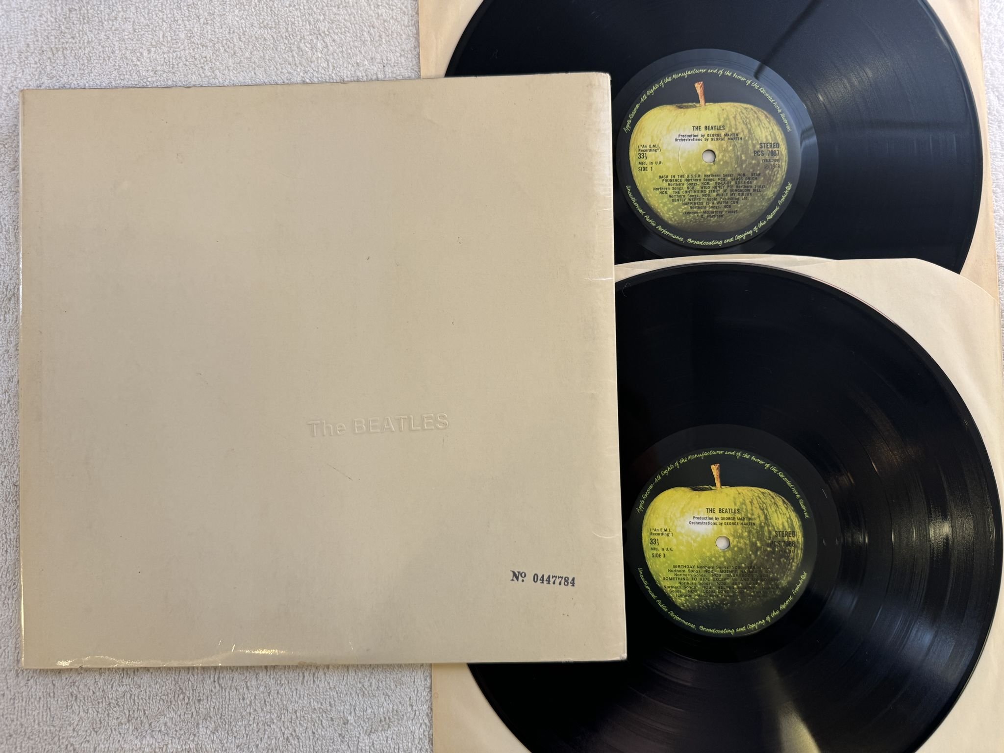 Omslagsbild för skivan THE BEATLES white album 2XLP UK APPLE PCS 7067 Numbered #0447784