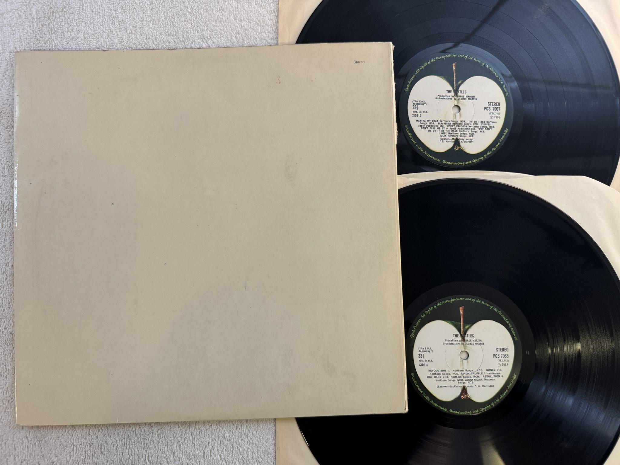 Omslagsbild för skivan THE BEATLES white album 2XLP UK APPLE PCS 7067 Numbered #0447784
