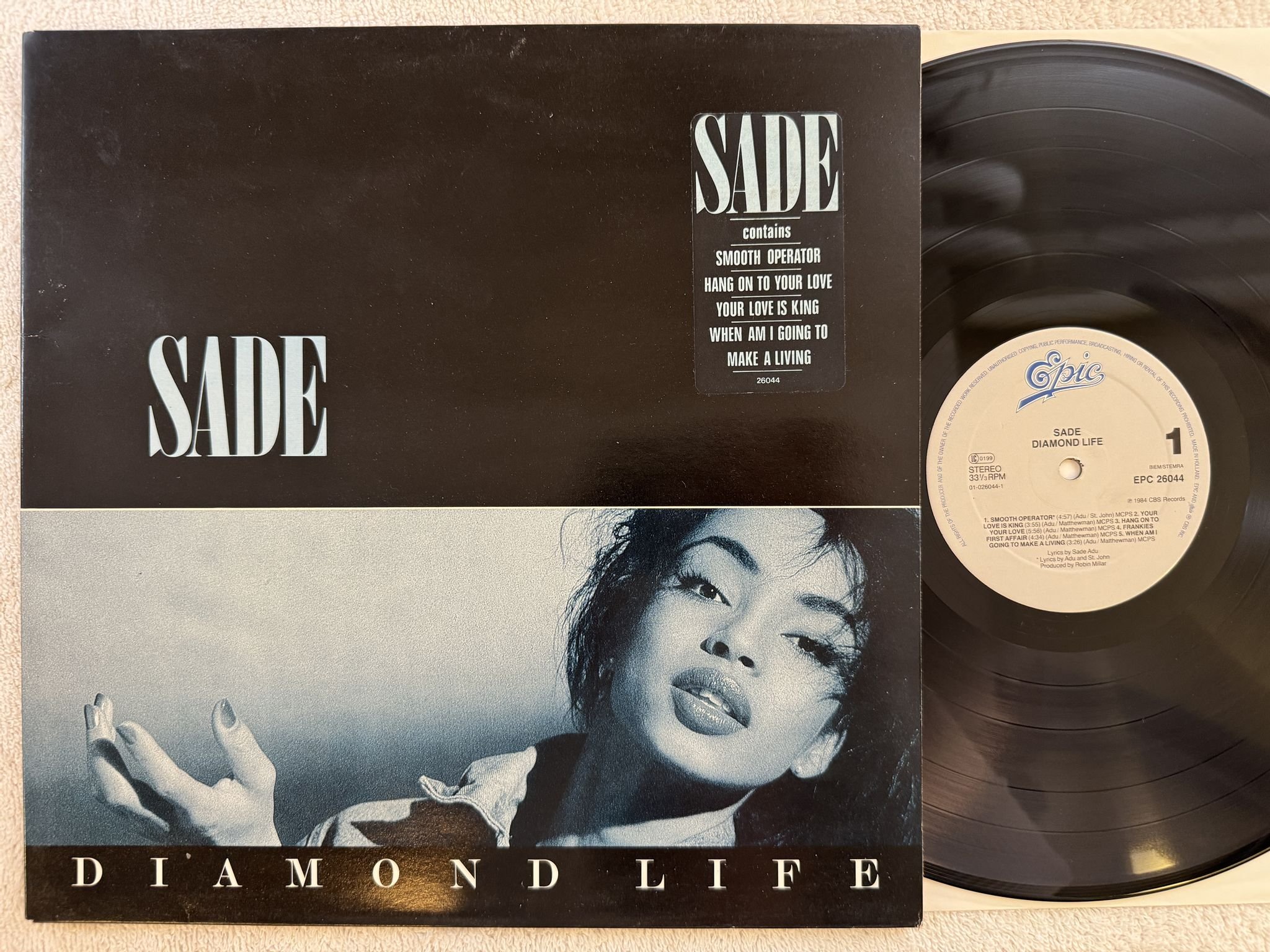 Omslagsbild för skivan SADE diamond life LP -84 Hol EPIC EPC 26044