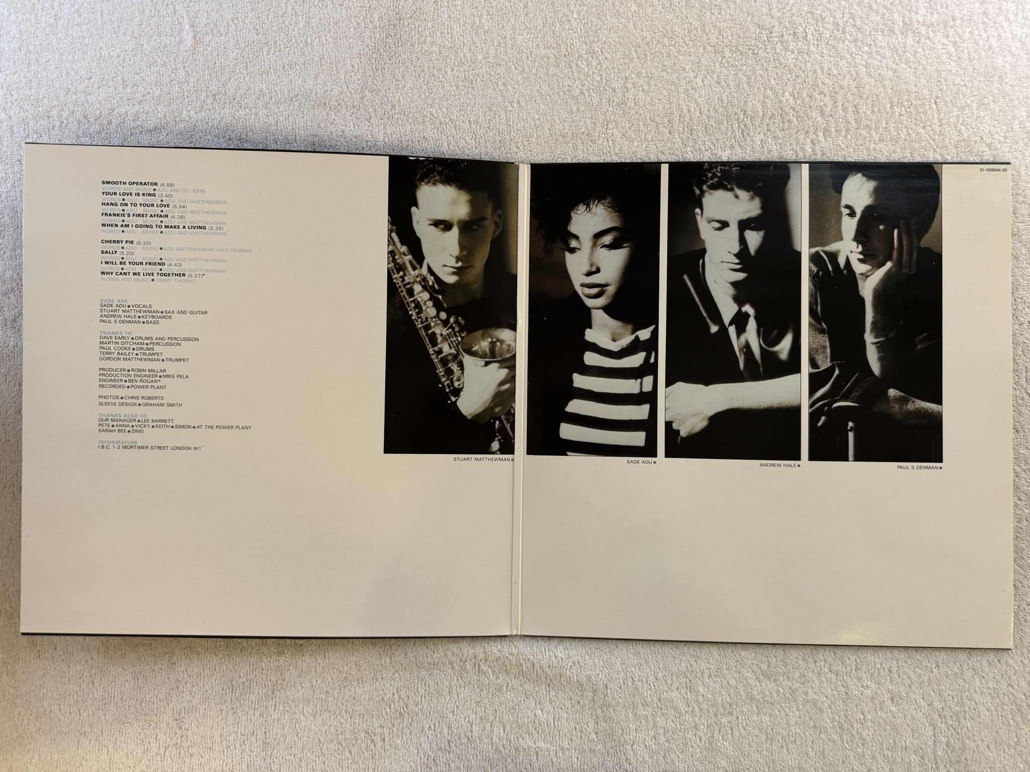 Omslagsbild för skivan SADE diamond life LP -84 Hol EPIC EPC 26044