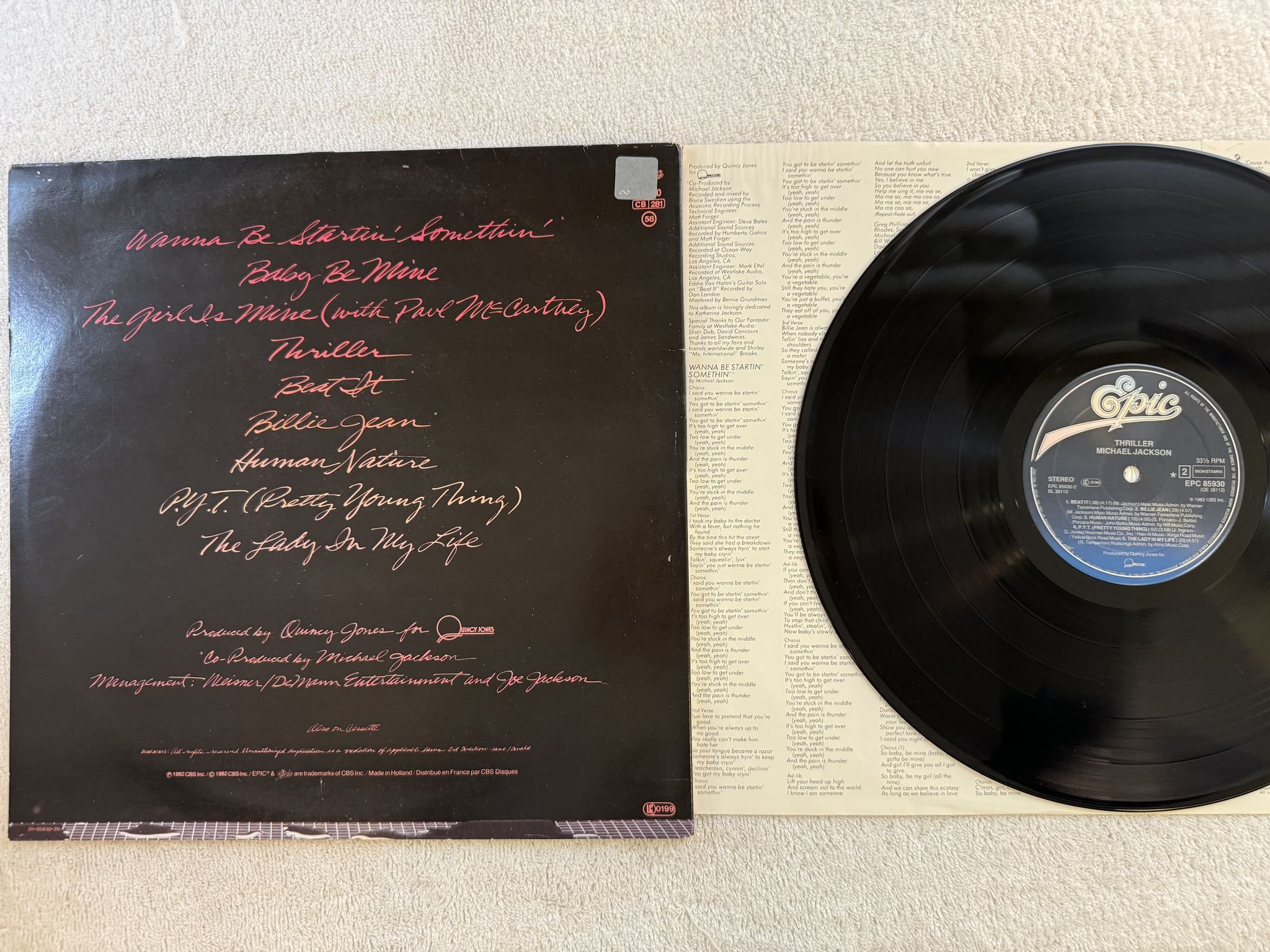 Omslagsbild för skivan MICHAEL JACKSON thriller LP -82 Hol EPIC EPC 85930