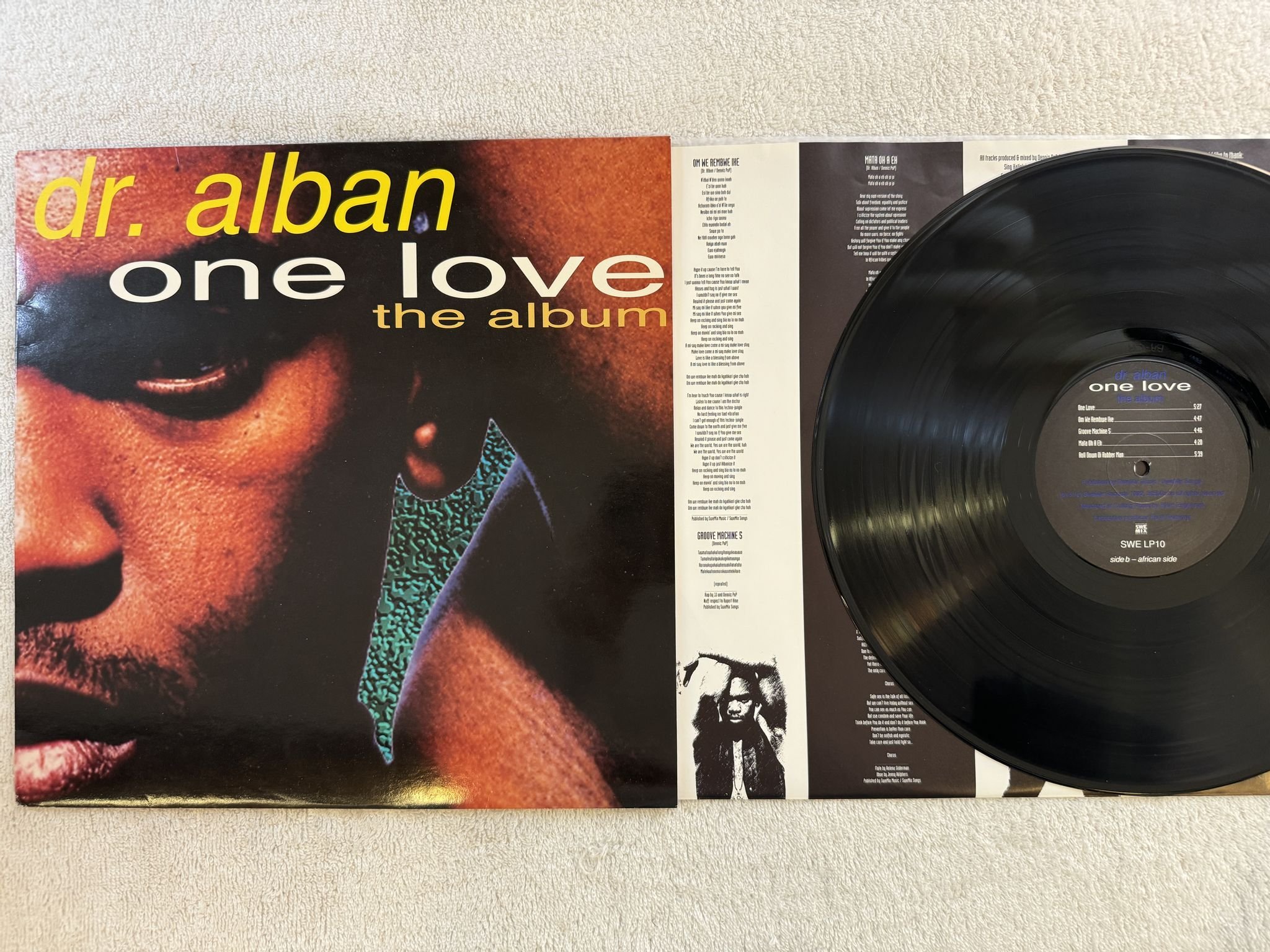 Omslagsbild för skivan DR ALBAN one love LP -92 SWEMIX SWE LP 10