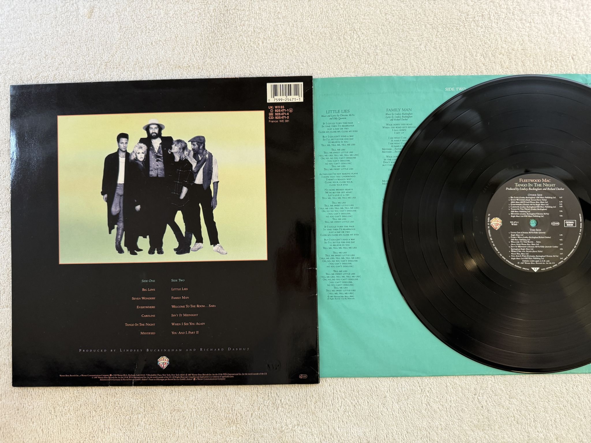 Omslagsbild för skivan FLEETWOOD MAC tango in the night LP -87 Ger WARNER BROS 925 471-1