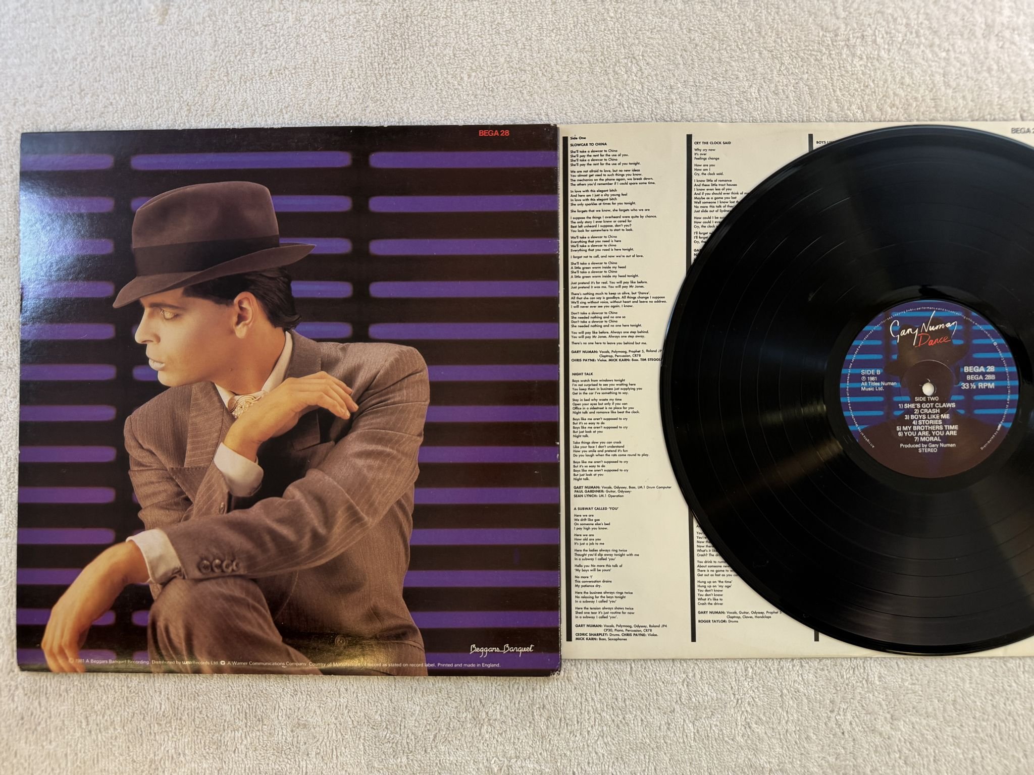 Omslagsbild för skivan GARY NUMAN dance LP -81 UK BEGGARS BANQUET BEGA 28