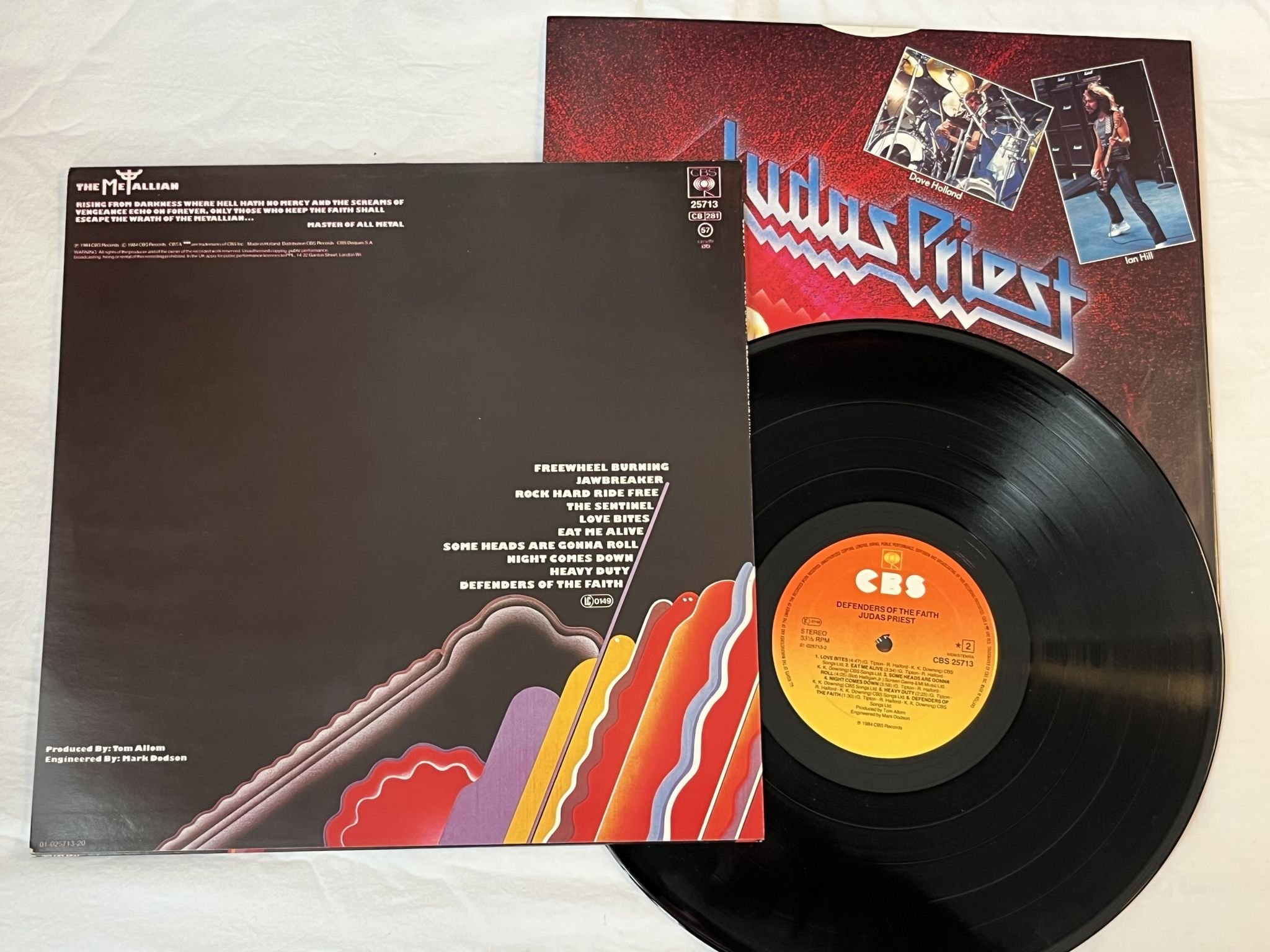 Omslagsbild för skivan JUDAS PRIEST Defenders Of The Faith LP -84 CBS 25713