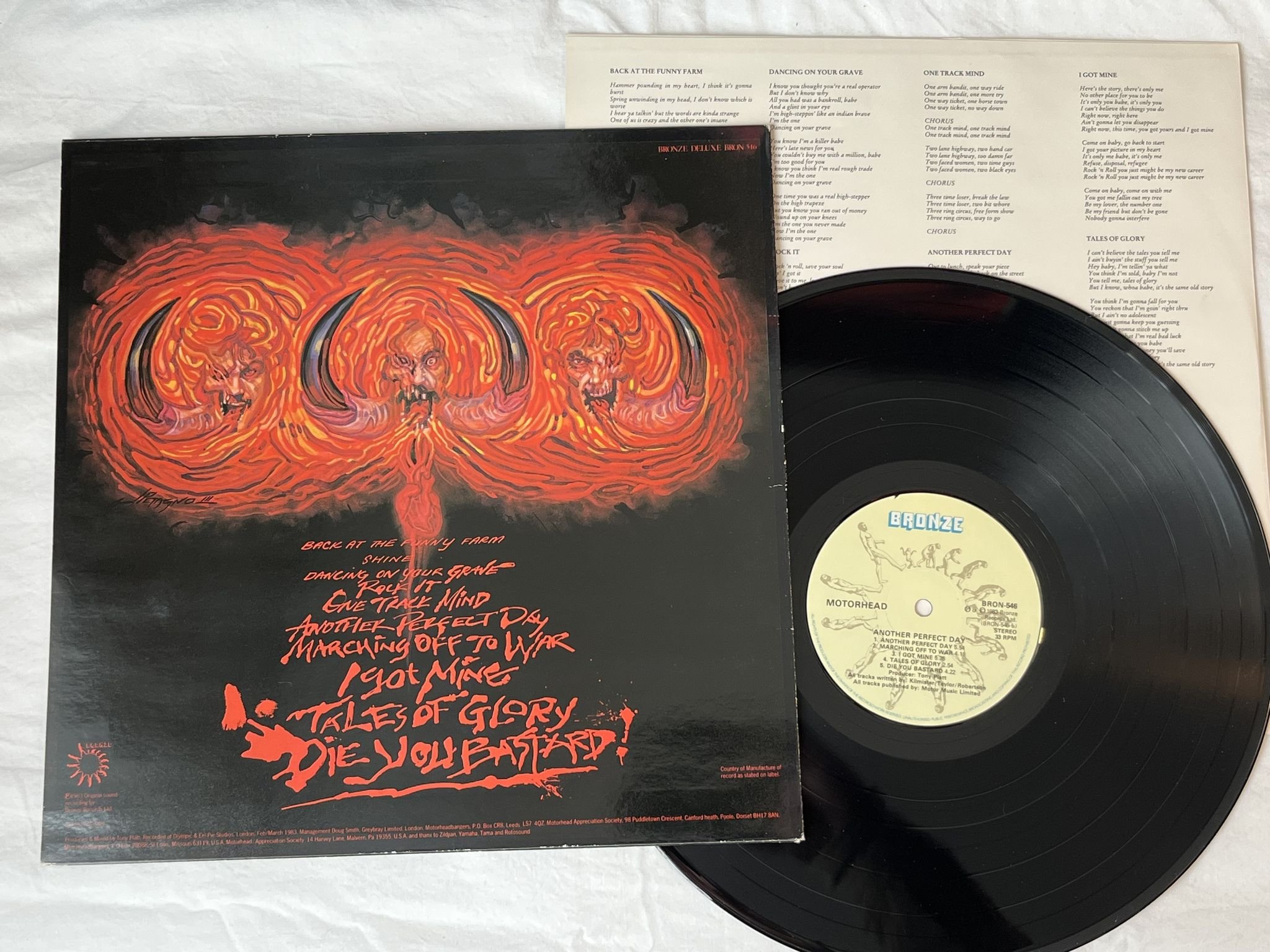 Omslagsbild för skivan MOTÖRHEAD Another Perfect Day LP -83 UK BRONZE BRON 546