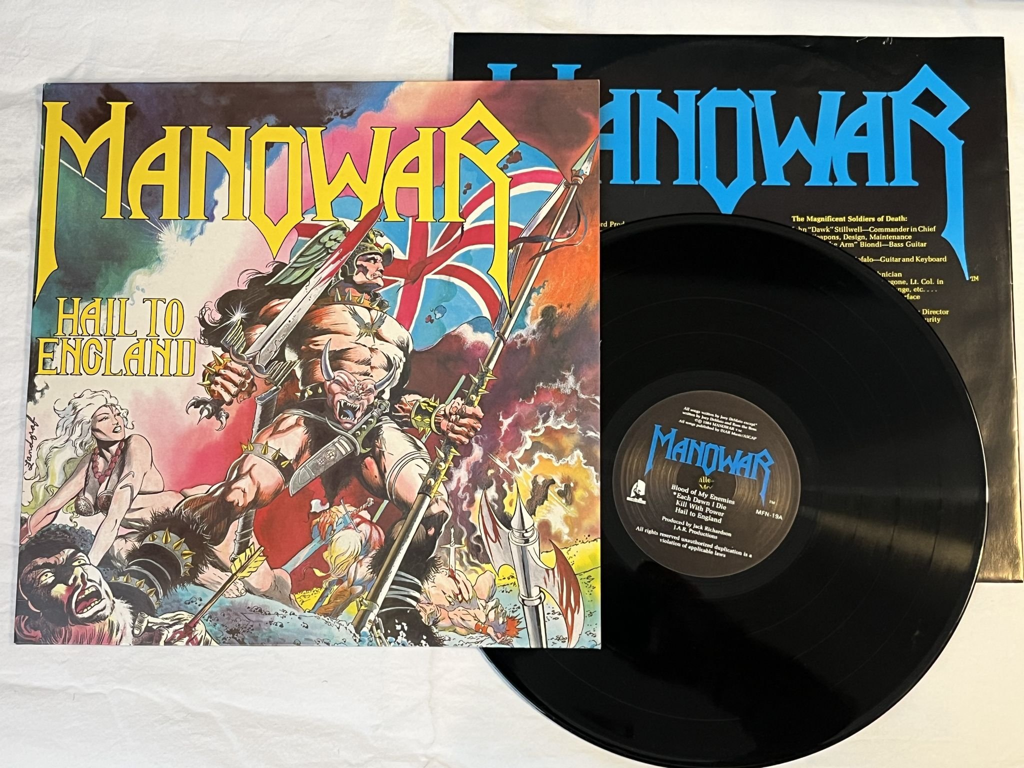 Omslagsbild för skivan MANOWAR hail to England LP -84 UK MUSIC FOR NATIONS MFN-19