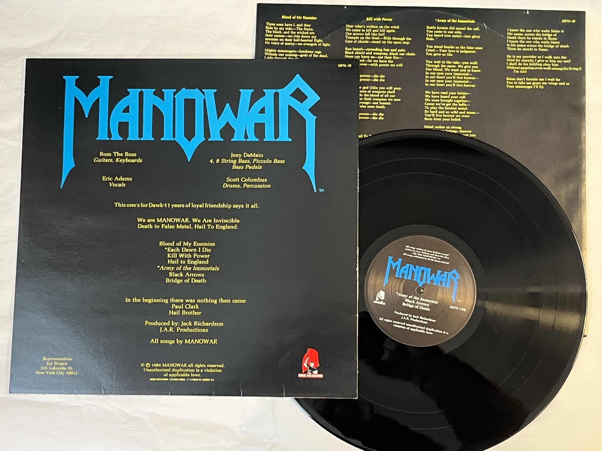 Omslagsbild för skivan MANOWAR hail to England LP -84 UK MUSIC FOR NATIONS MFN-19