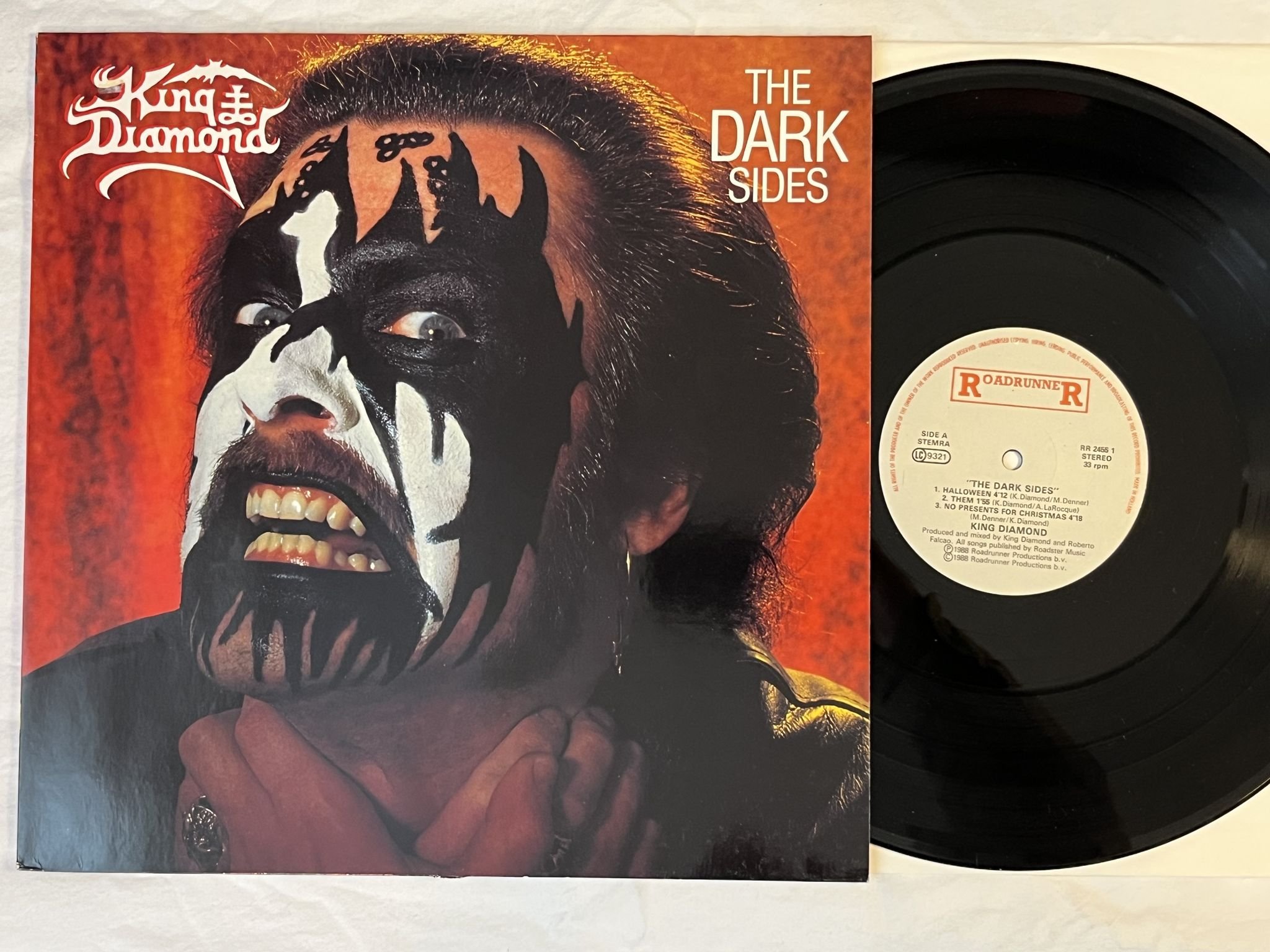 Omslagsbild för skivan KING DIAMOND the dark sides LP -88 Hol ROADRUNNER RR 2455 1