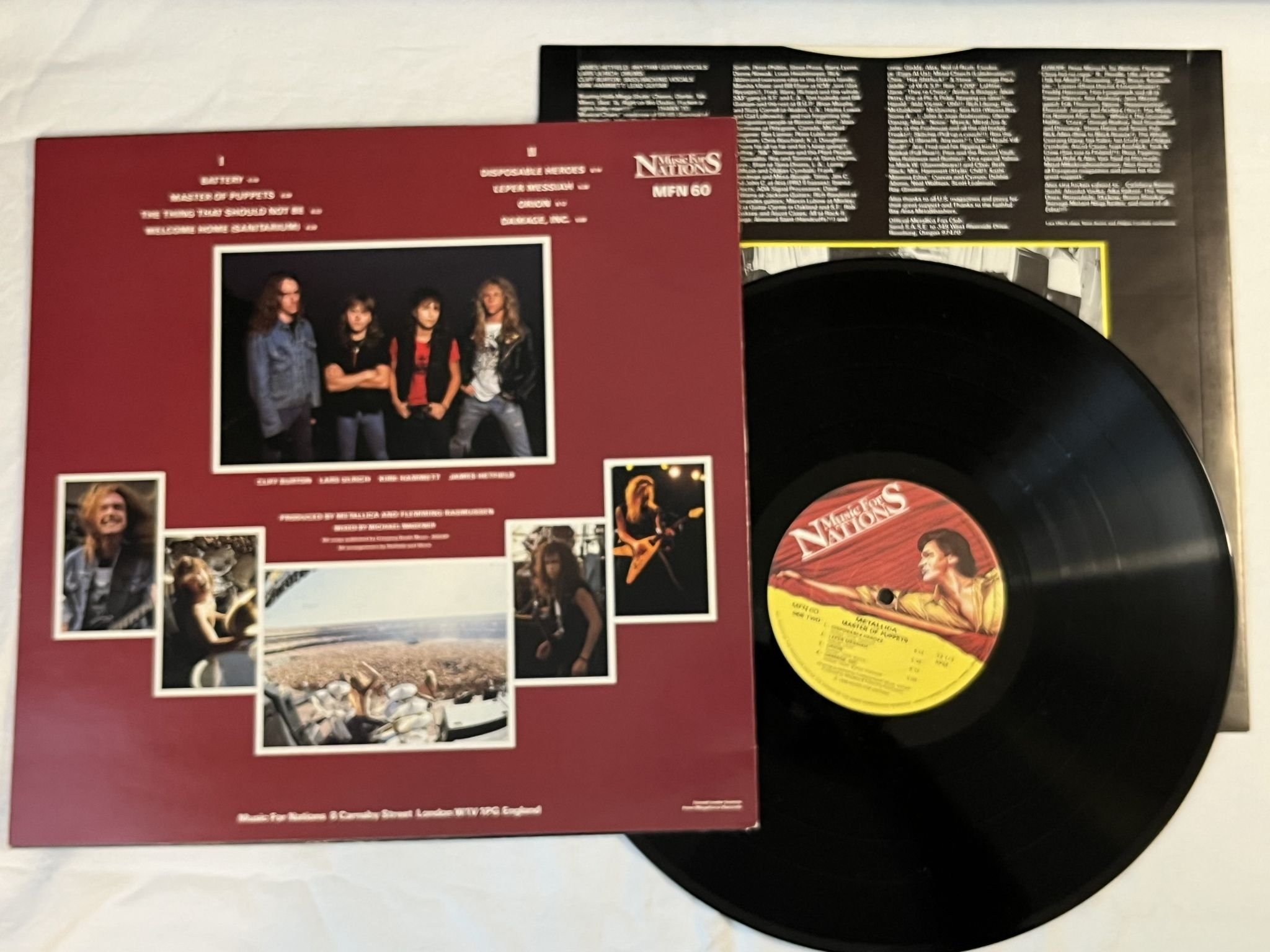 Omslagsbild för skivan METALLICA master of puppets LP -86 UK MUSIC FOR NATIONS 12 KUT 112