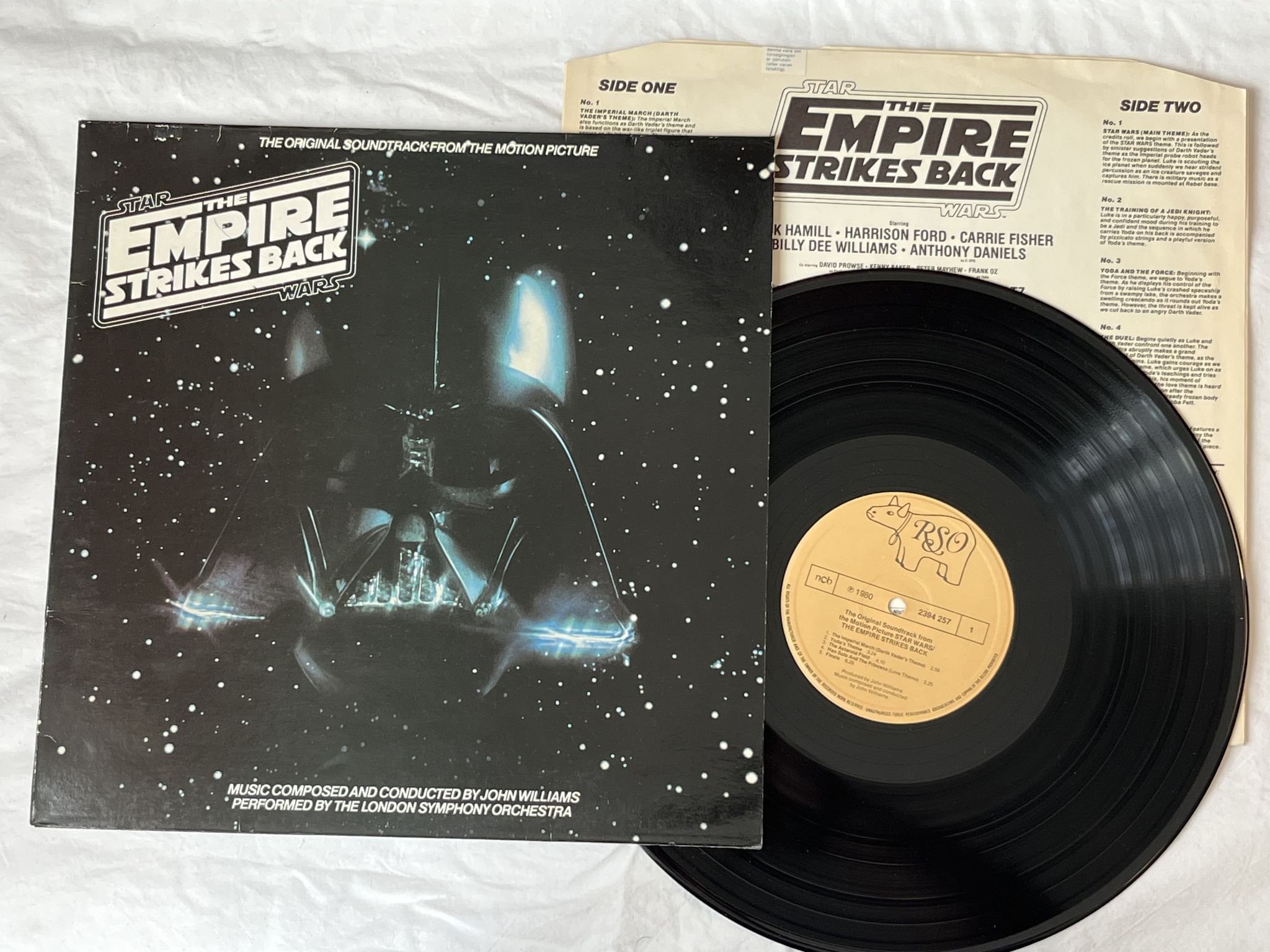 Omslagsbild för skivan LONDON SYMPHONIC ORCHESTRA The Empire Strikes Back LP -80 ncb RSO 2394257