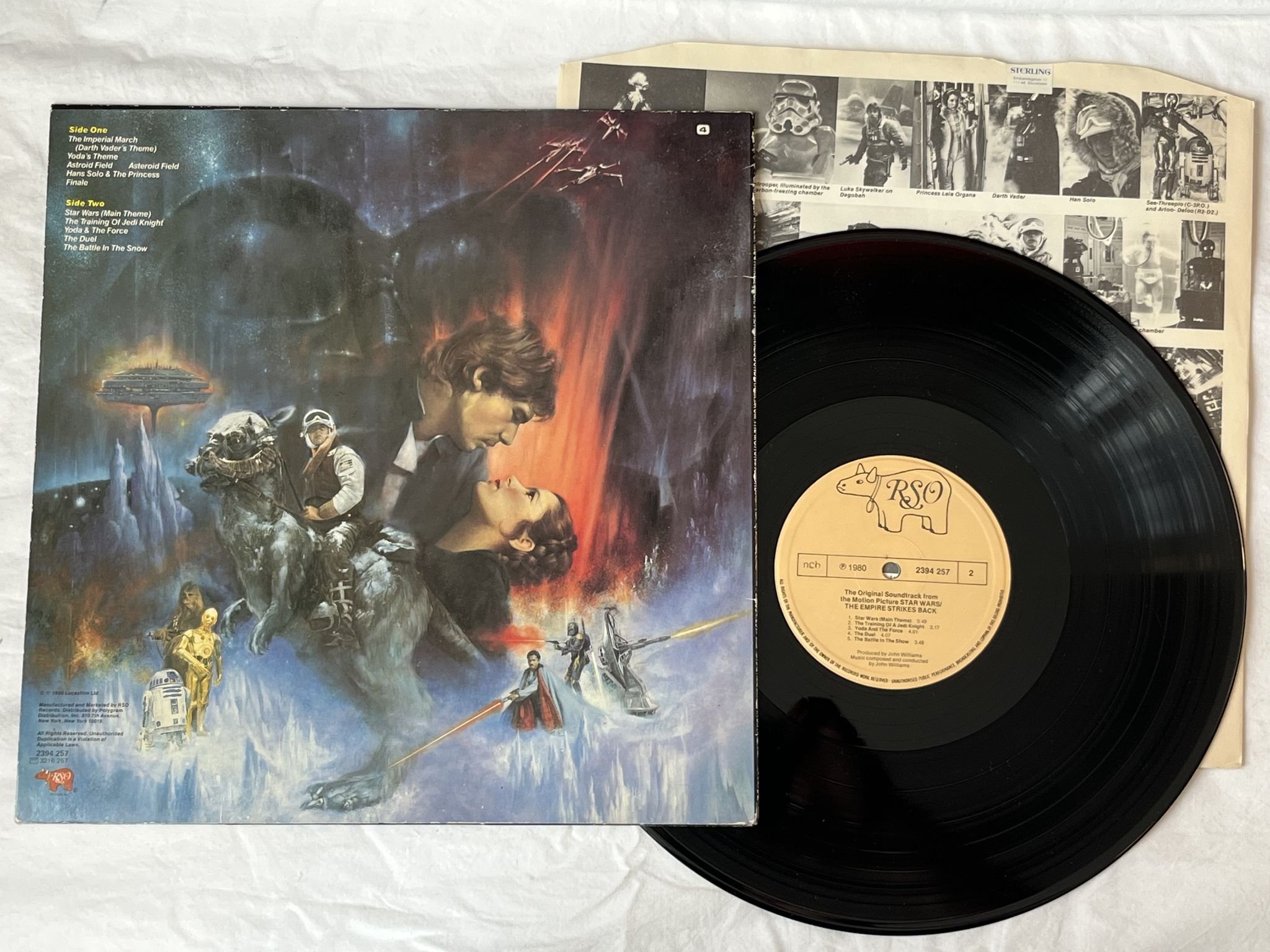 Omslagsbild för skivan LONDON SYMPHONIC ORCHESTRA The Empire Strikes Back LP -80 ncb RSO 2394257
