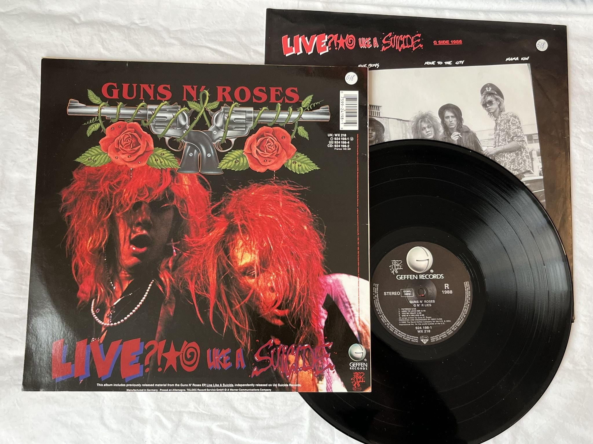 Omslagsbild för skivan GUNS N ROSES G N' R Lies LP -88 Ger GEFFEN 924 198-1 ** Uncencored inner ***